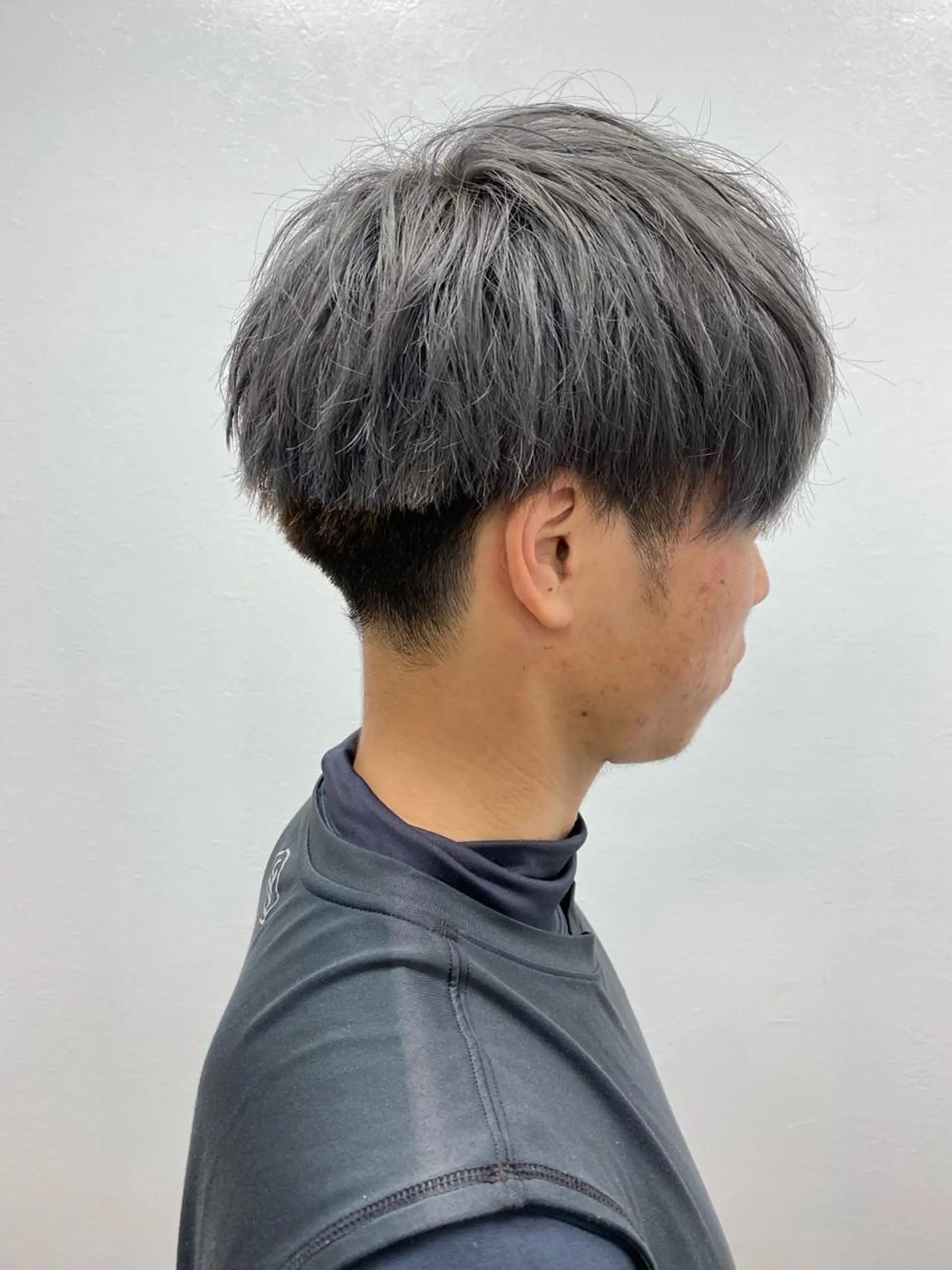ショート カラー ハイトーンカラー シルバー KAITO メンズ/ メンズカット/パーマのヘアスタイル