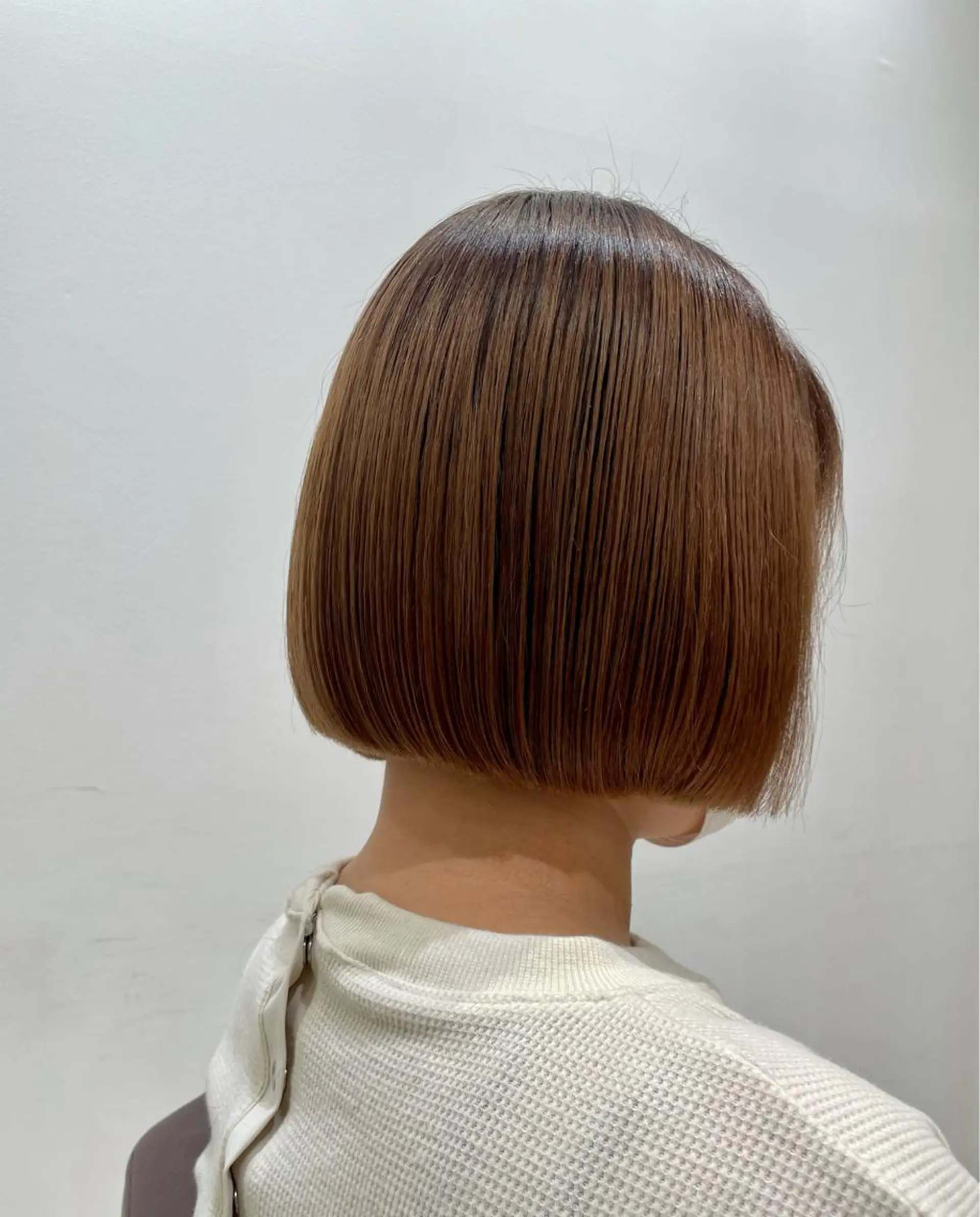 ミディアム ボブ/透明感カラー EMIRIのヘアスタイル