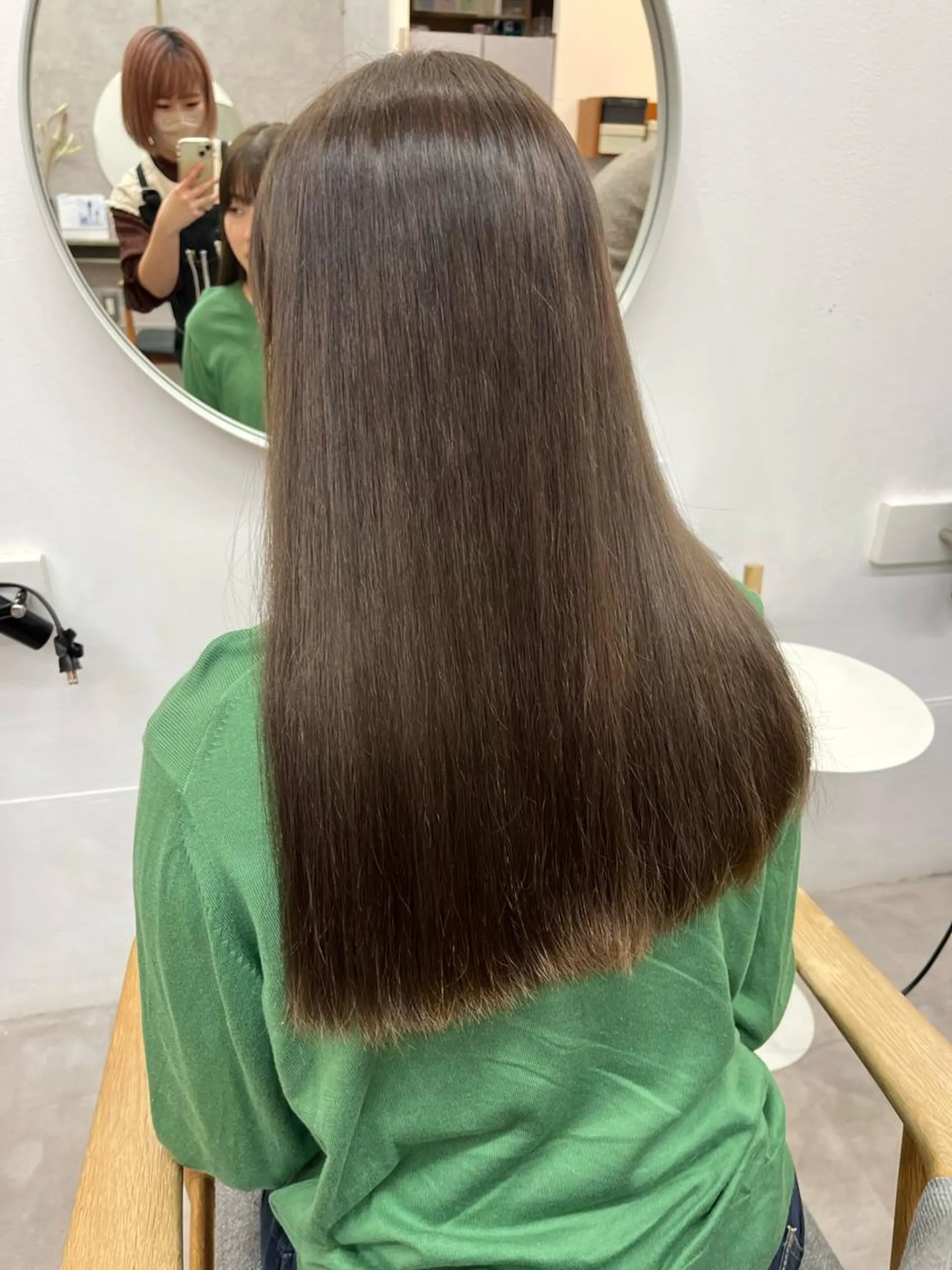 ロング カラー ベージュカラー ブリーチ オリーブベージュ kana ARENDのヘアスタイル