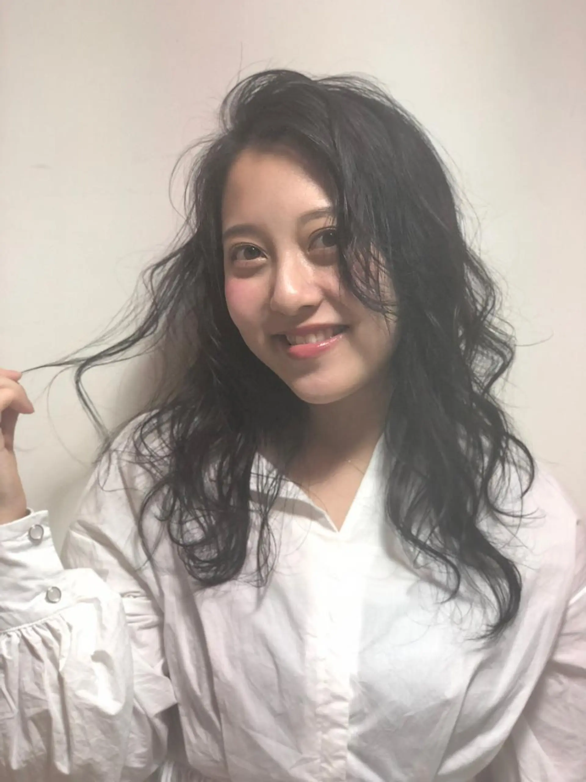 ロング カラー ブリーチ ネイビーカラー ブリーチなしカラー トリートメント ヘアカラー トリートメント 韓国hair ·͜· watanabeのヘアスタイル