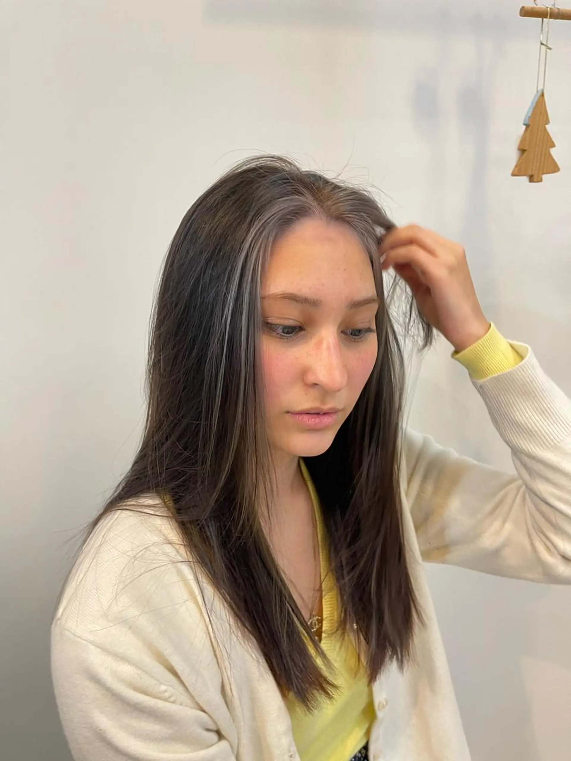 セミロング カラー ミストバング  フェイスフレーミング hyphen《ハイフン》所属・市村 香多のヘアスタイル