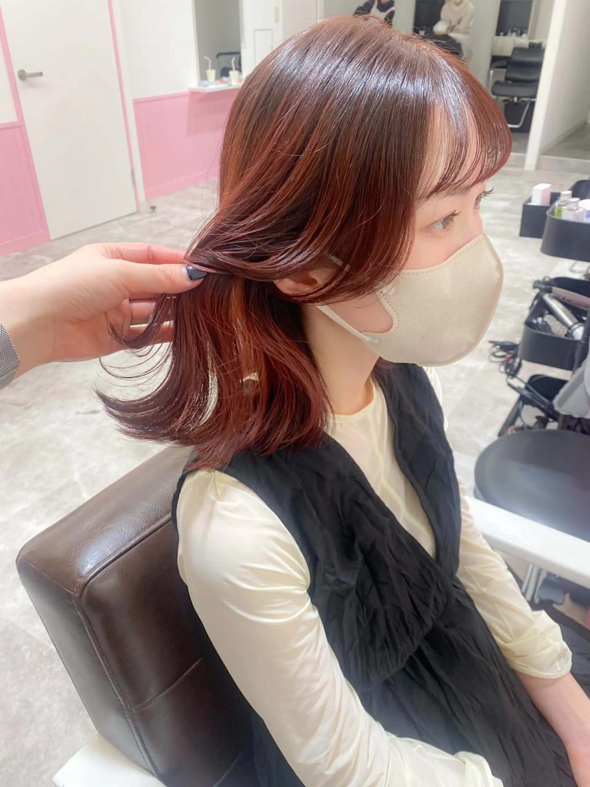 セミロング 髪質改善韓国レイヤー SHIORI🦋のヘアスタイル