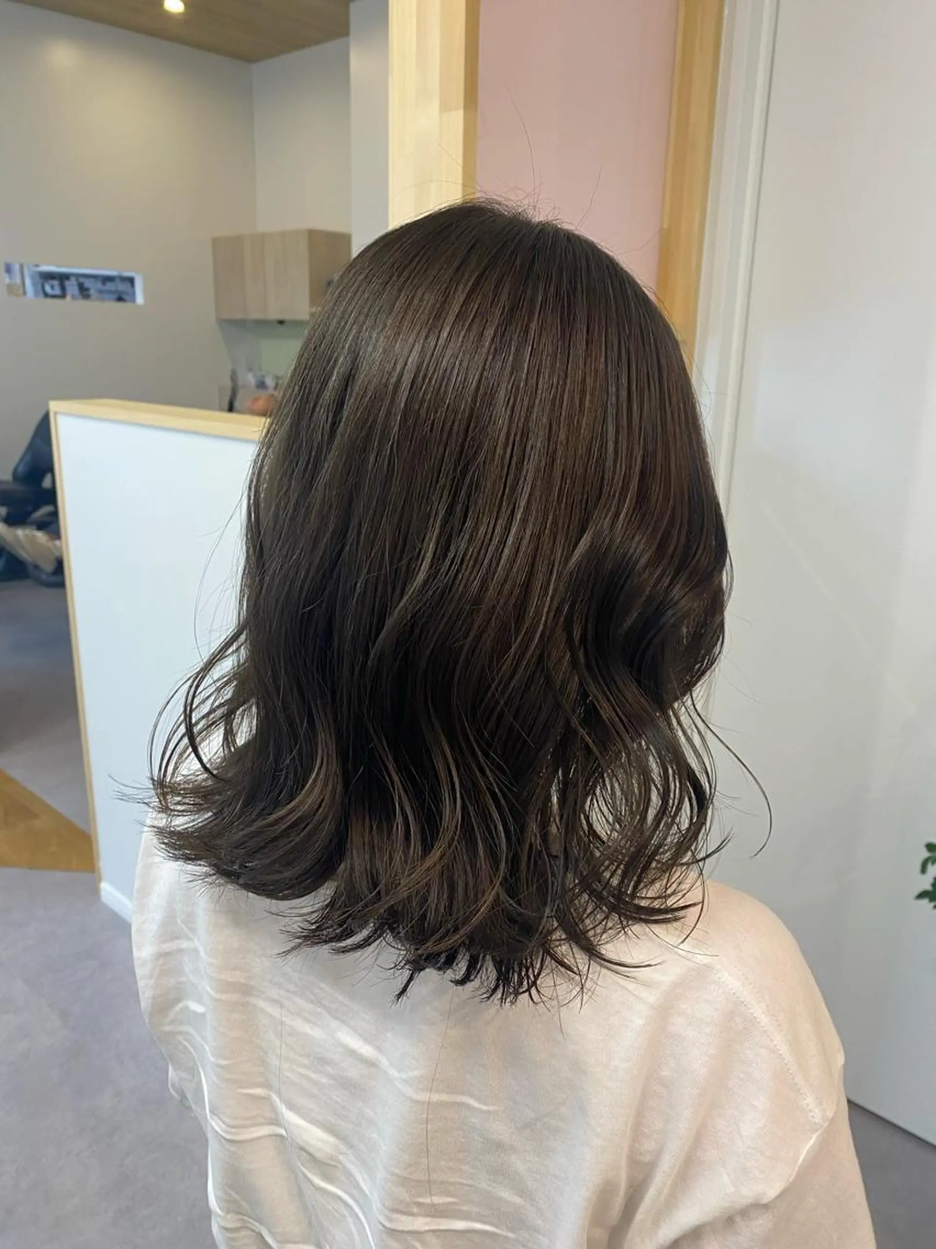 ミディアム カット ヘアカラー トリートメント sanae /透明感カラーのヘアスタイル