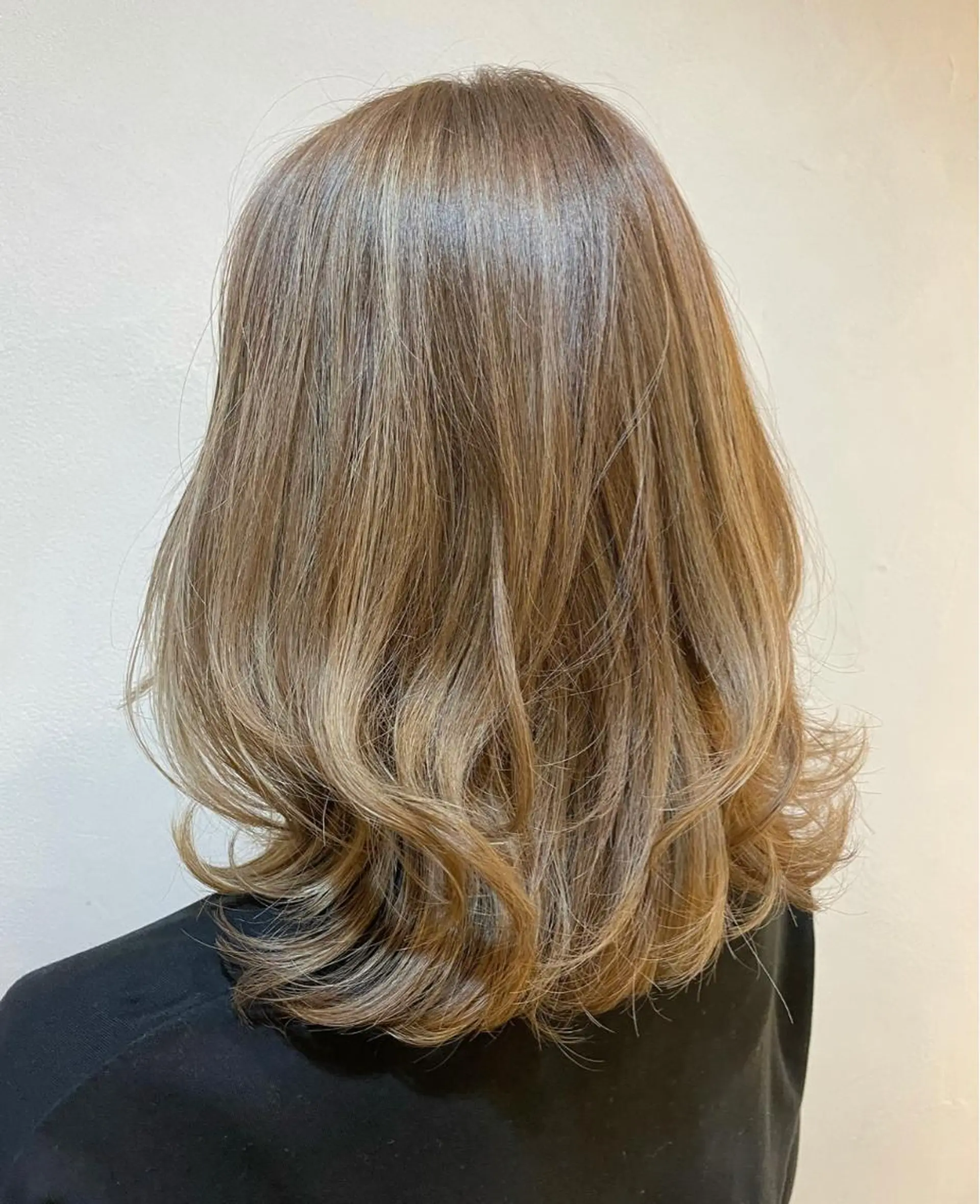 ミディアム カラー パーマ ハイライトカラー ハイライト hana✿ /透明感カラーのヘアスタイル