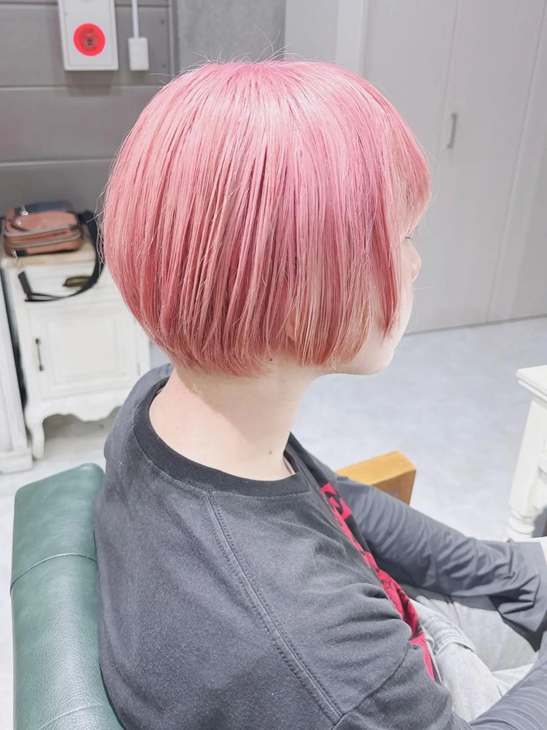 ショート ヘアアレンジ カラー ハイトーンカラー ピンクカラー 𝐑𝐈𝐍𝐊𝐀 🌷のヘアスタイル