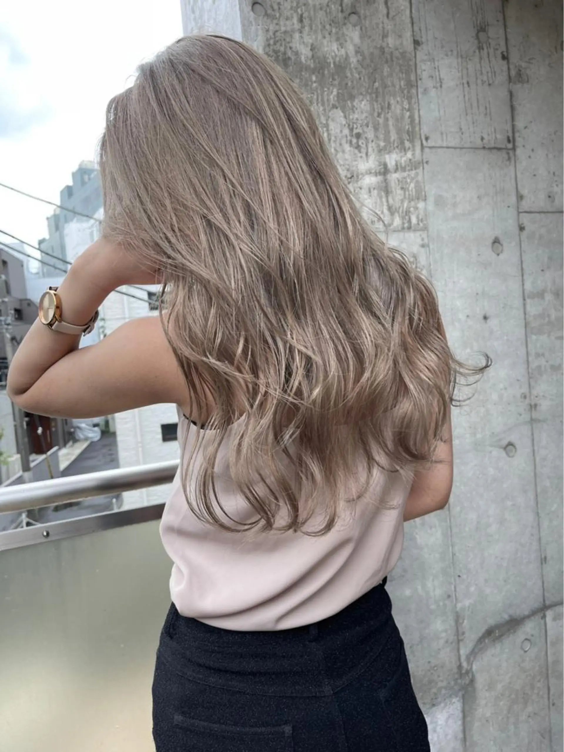 ロング カラー ブリーチ ケアブリーチ デザインカラー ダブルカラー イヤリングカラー ARCANAブリーチ レイヤーカット/原宿のヘアスタイル