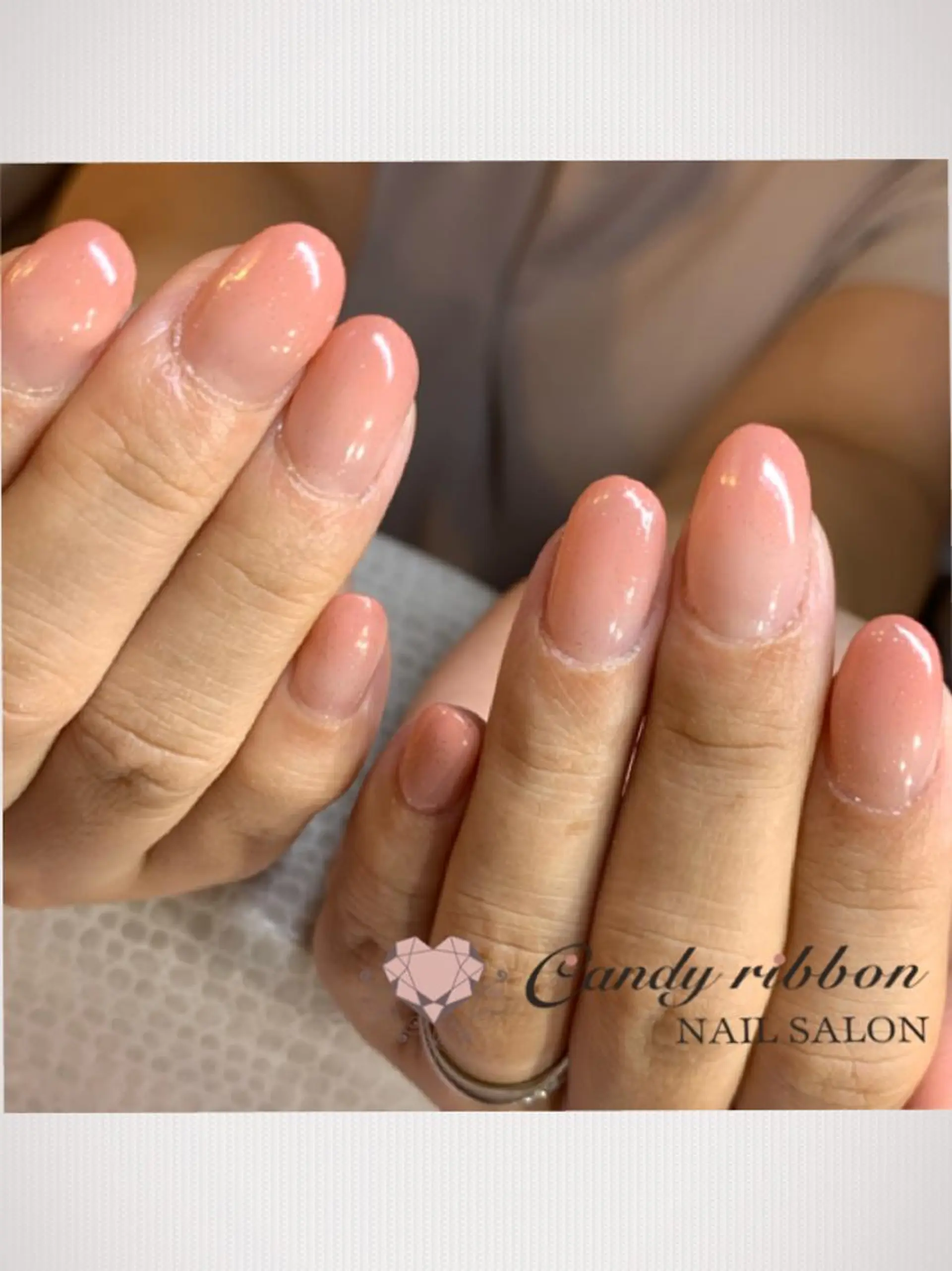 ミディアム ネイル グラデーション 横山 桂子のネイルデザイン