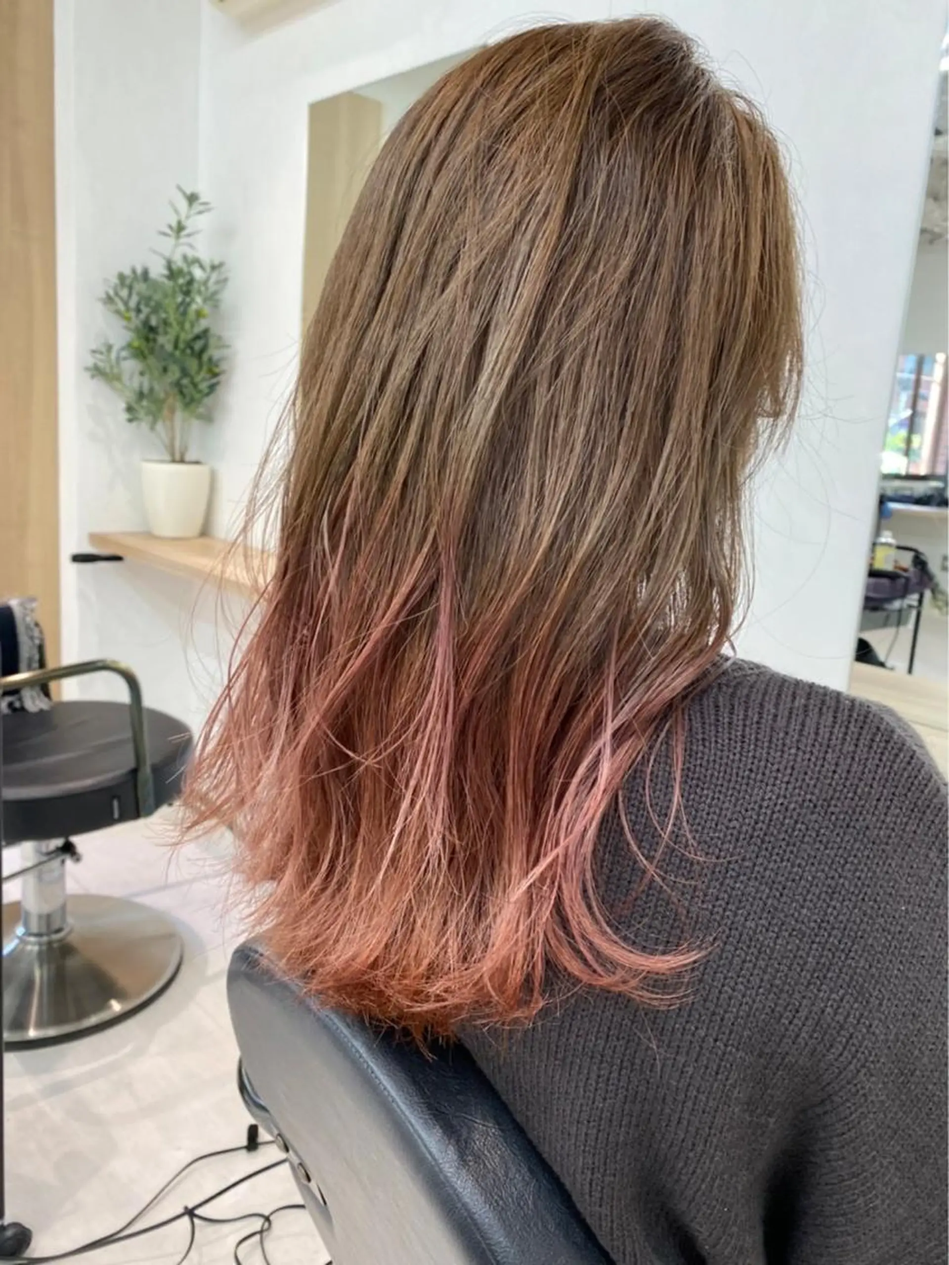 ロング カラー lar 立川南口所属・砂岡 里奈のヘアスタイル