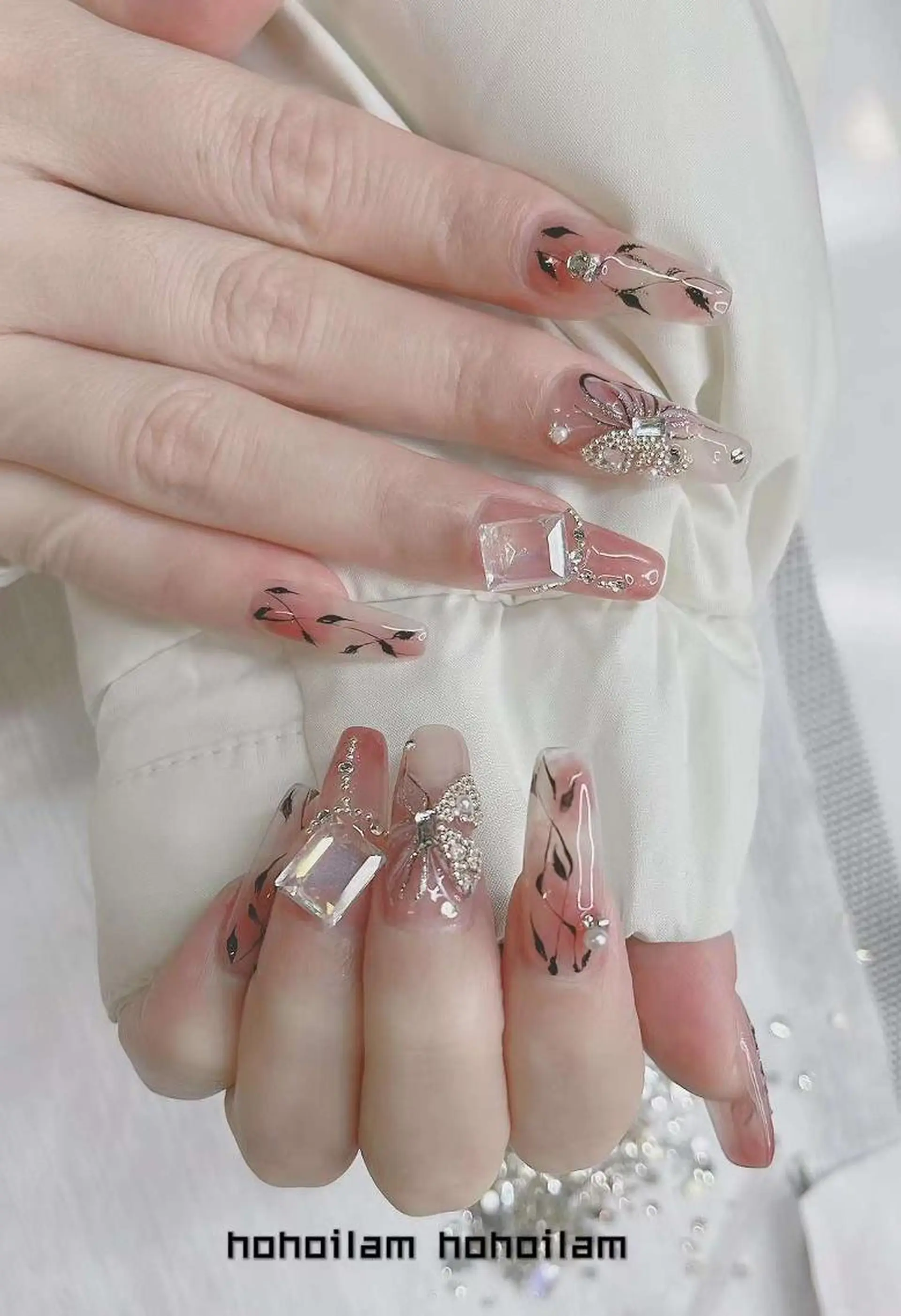 ネイル VIVIAN エイのネイルデザイン