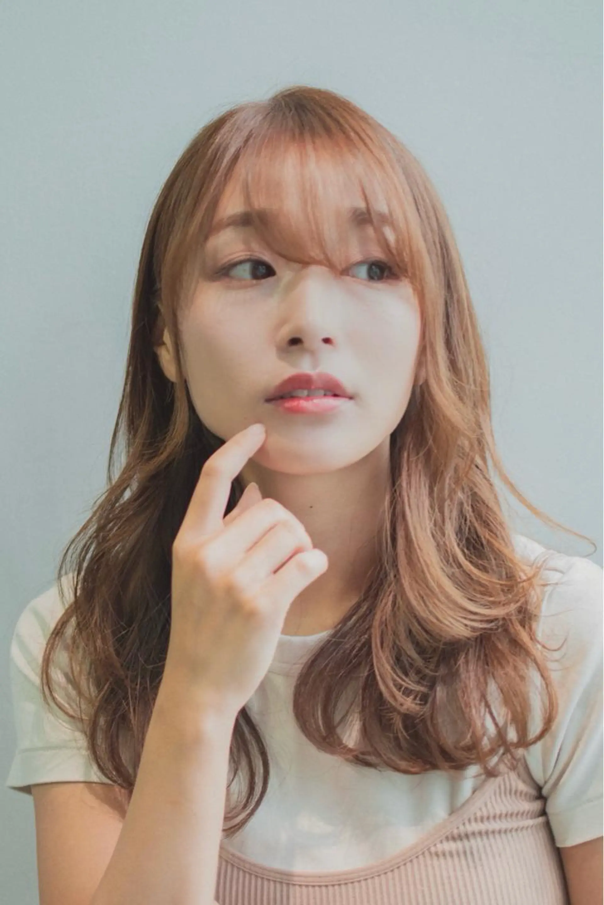 セミロング カラー 前髪/顔周り /レイヤー/秋山 元のヘアスタイル