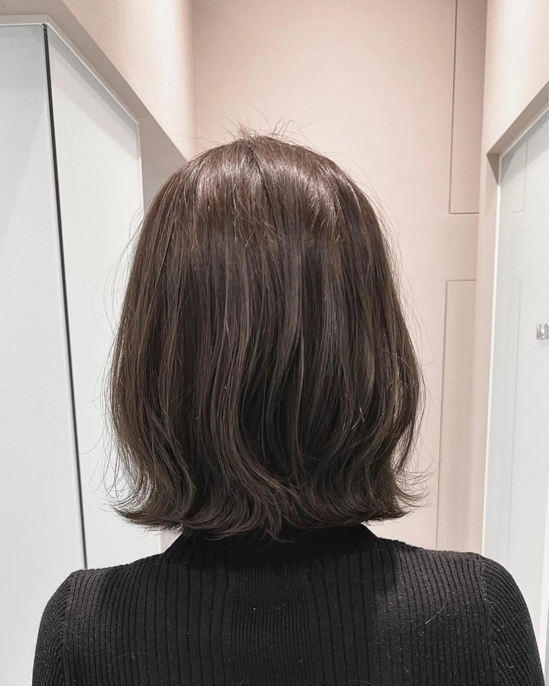 ミディアム ボブ くびれヘア レイヤーカット カット ヘアカラー トリートメント 平尾 拓也のヘアスタイル