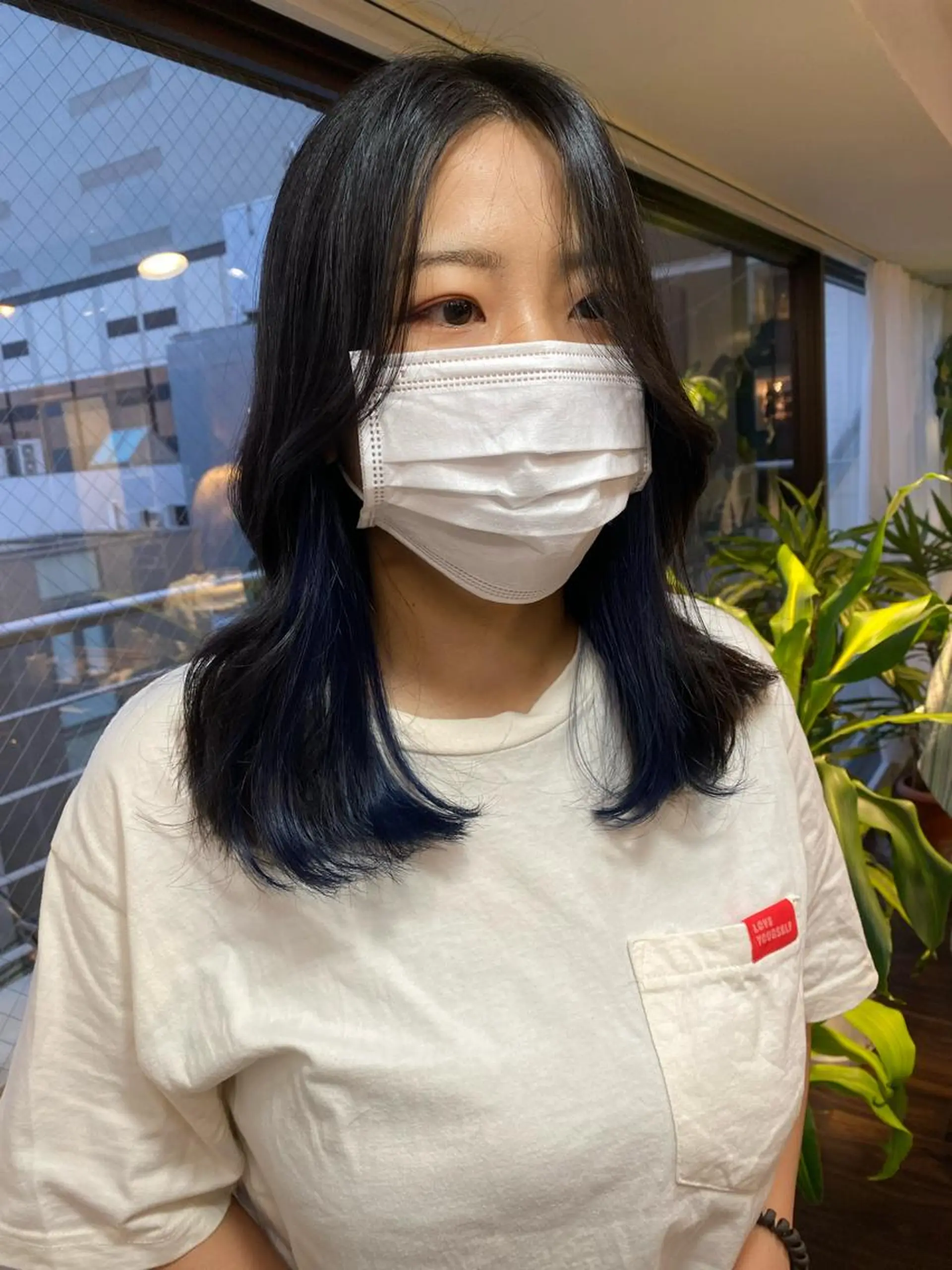 セミロング カラー ヘアアレンジ ブルーカラー インナーカラー ヨシンモリ 韓国風ヘア レイヤーカット カット ヘアカラー トリートメント 韓国ヘア×髪質 改善🇰🇷シオリのヘアスタイル