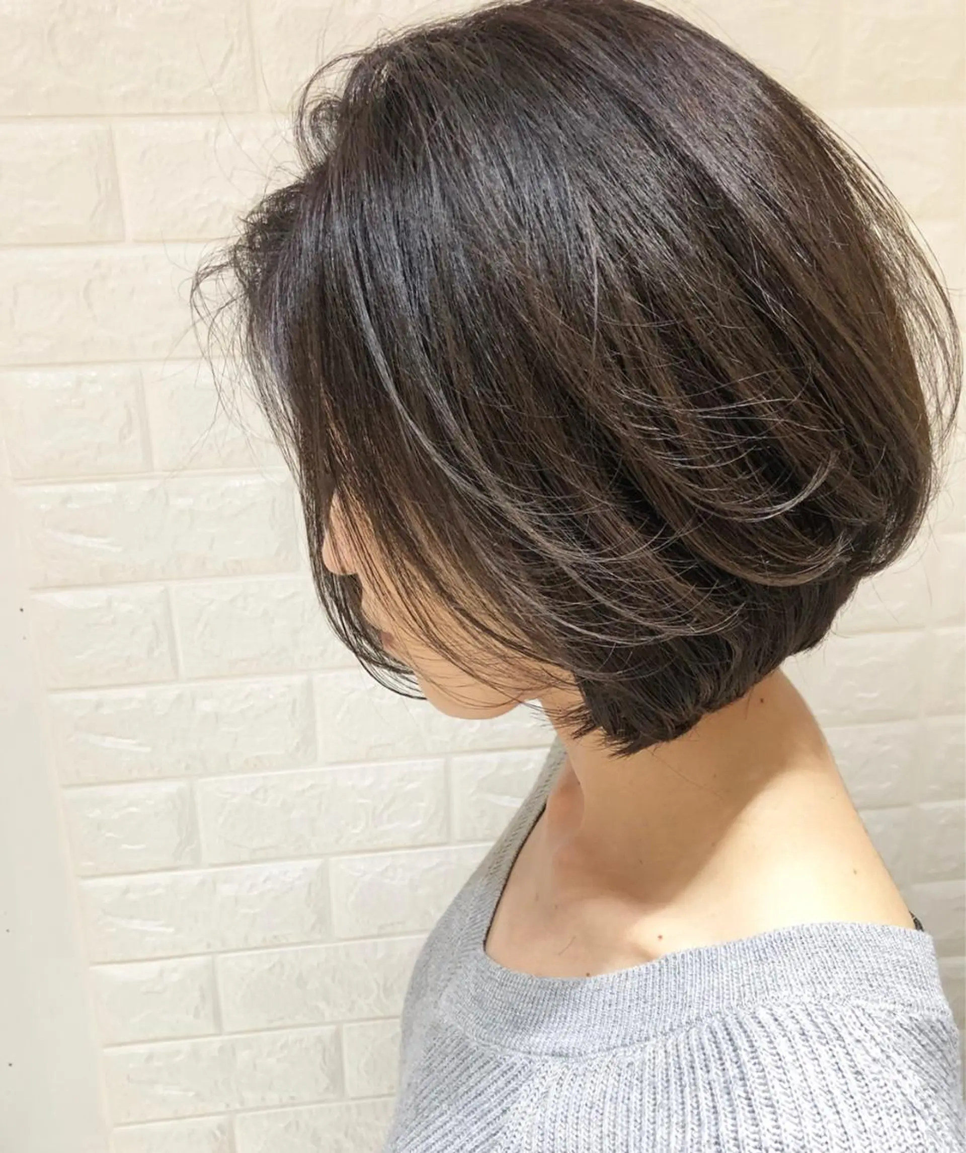 ミディアム カラー THE DAY所属・AKI HASHIMOTOのヘアスタイル