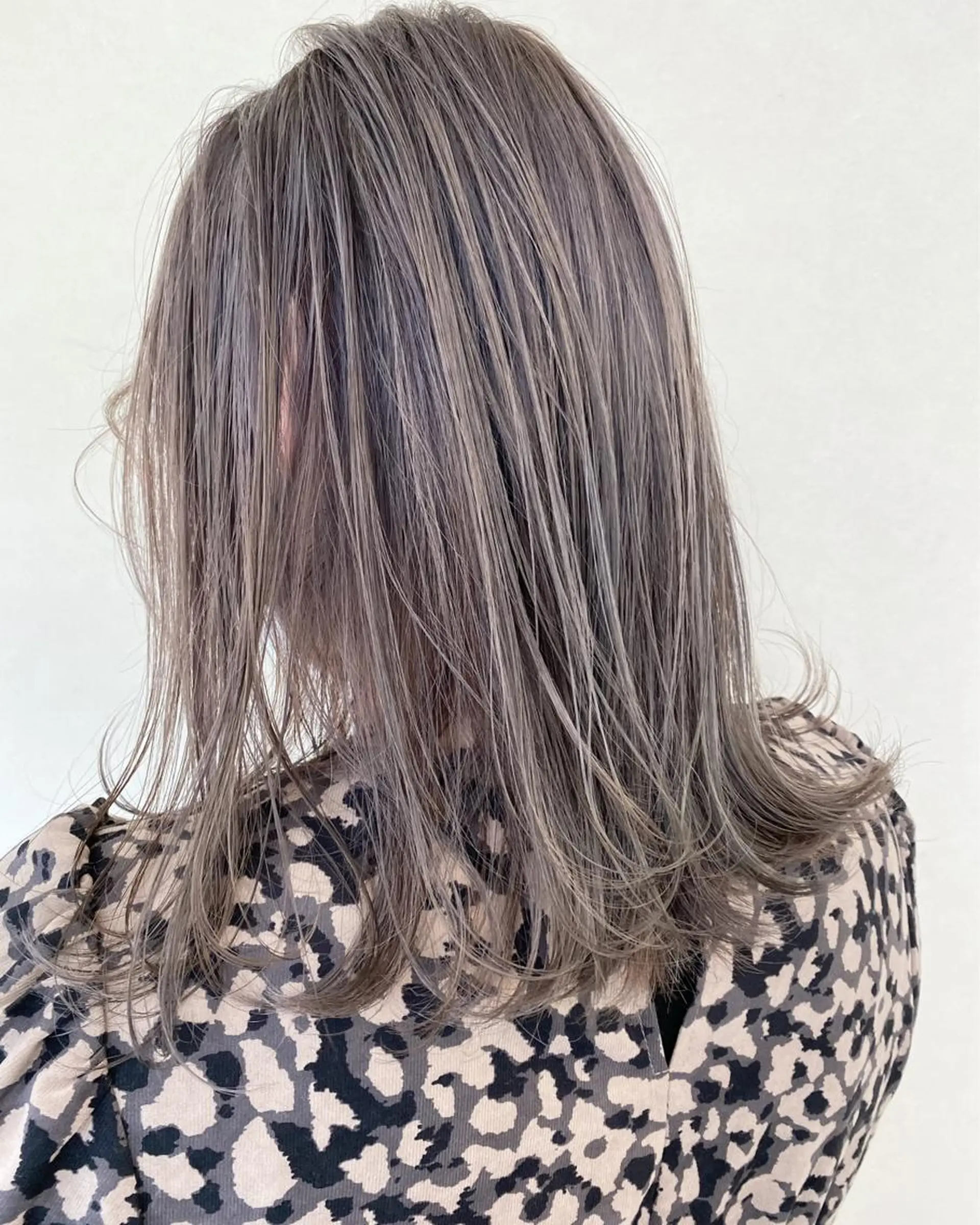 カラー ブリーチ インナーカラー👾 Chibiのヘアスタイル