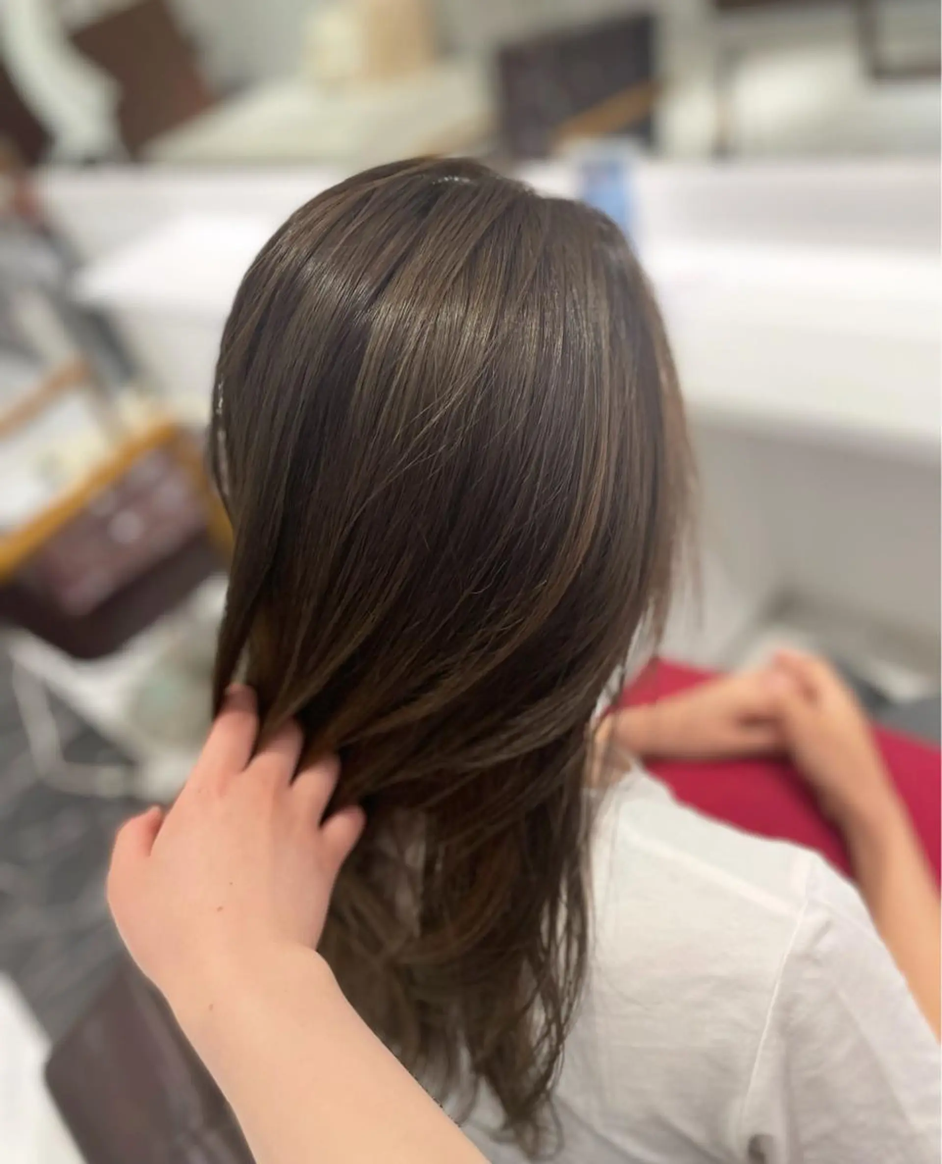 セミロング カラー ウォーレントリコミ  ニューヨーク所属・西梅田直結🌹 若林梨音のヘアスタイル