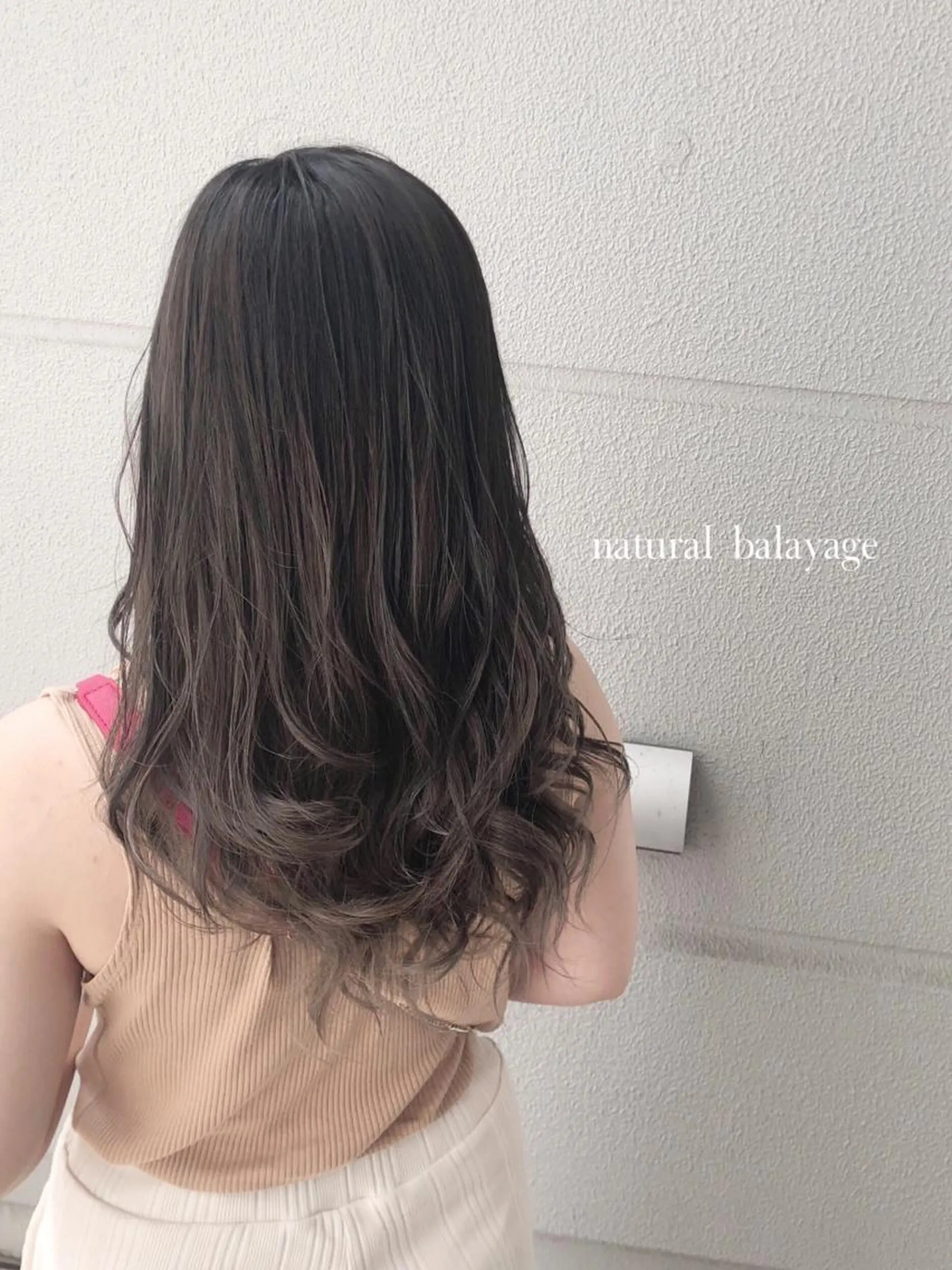 セミロング 岸川 恭子のヘアスタイル