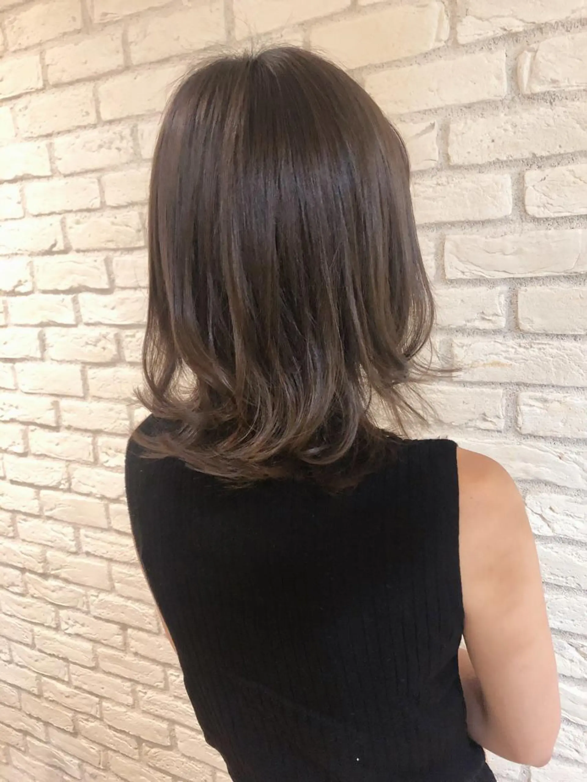 ミディアム カラー グレージュ カット ヘアカラー トリートメント ヘッドスパ 清水 有実子のヘアスタイル