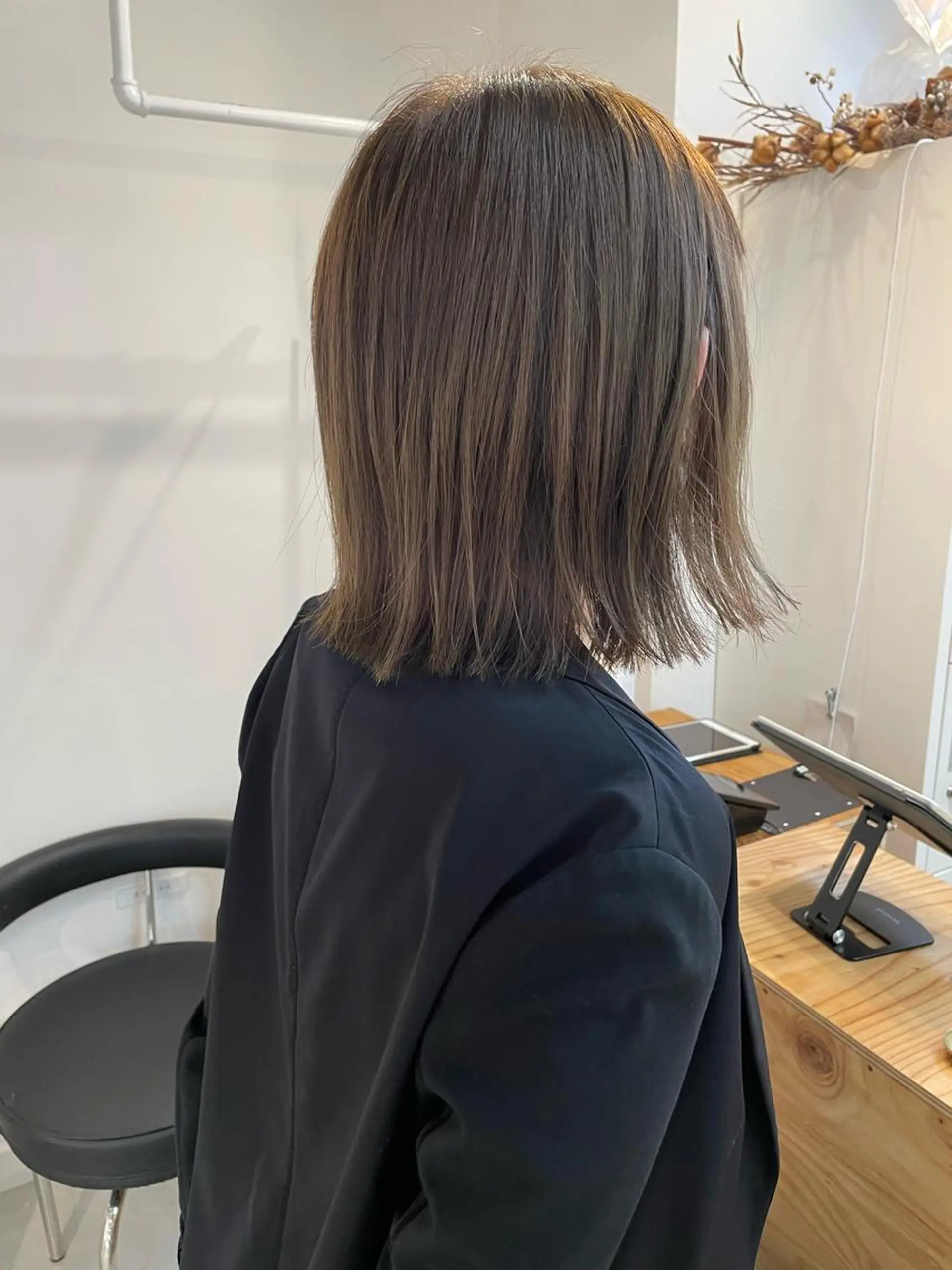 ミディアム ボブ 外ハネヘア カット ヘアカラー トリートメント fit/ madokaのヘアスタイル