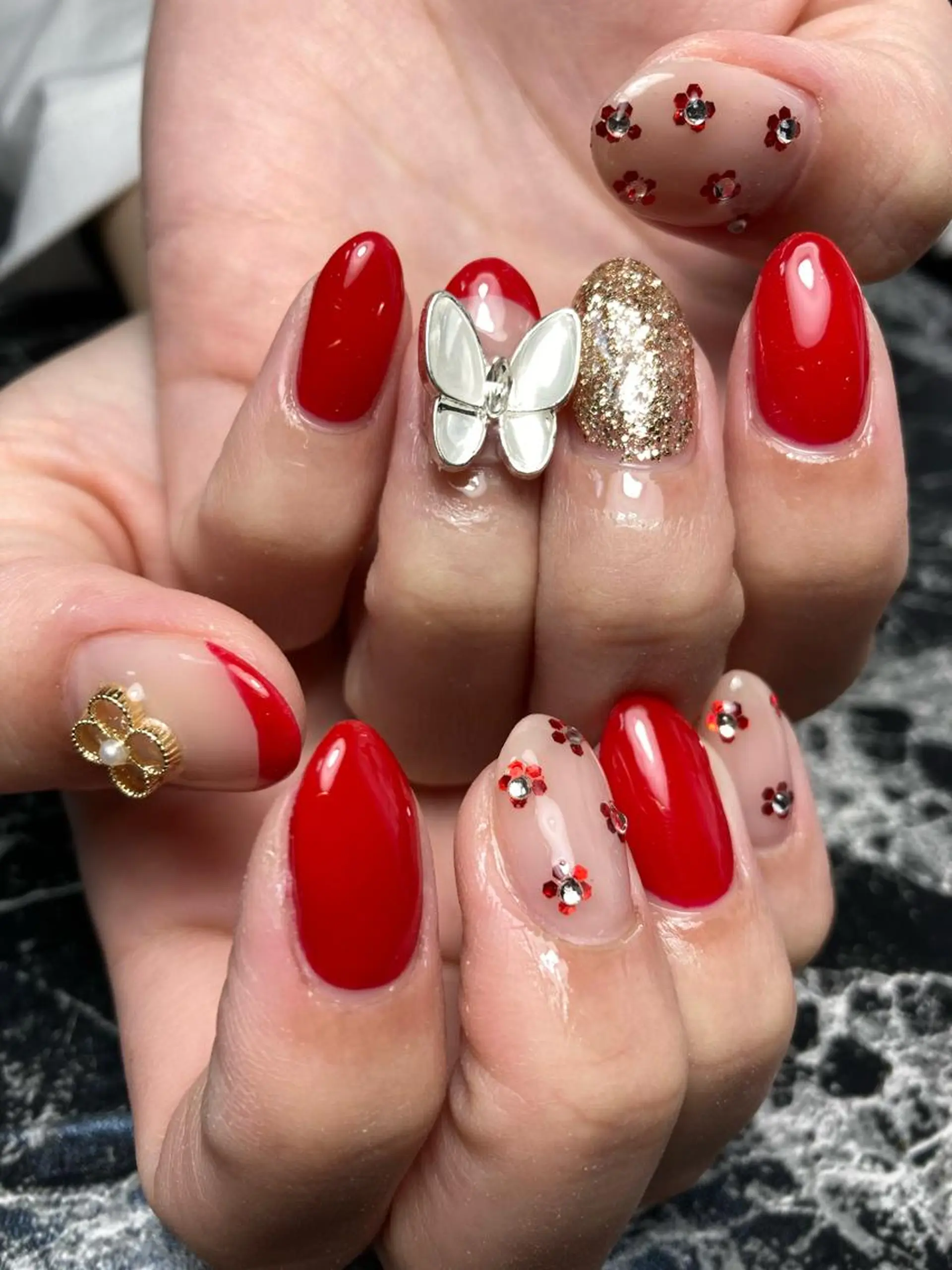 ショート ネイル ハンドネイル フットネイル ✴︎ Delightのネイルデザイン