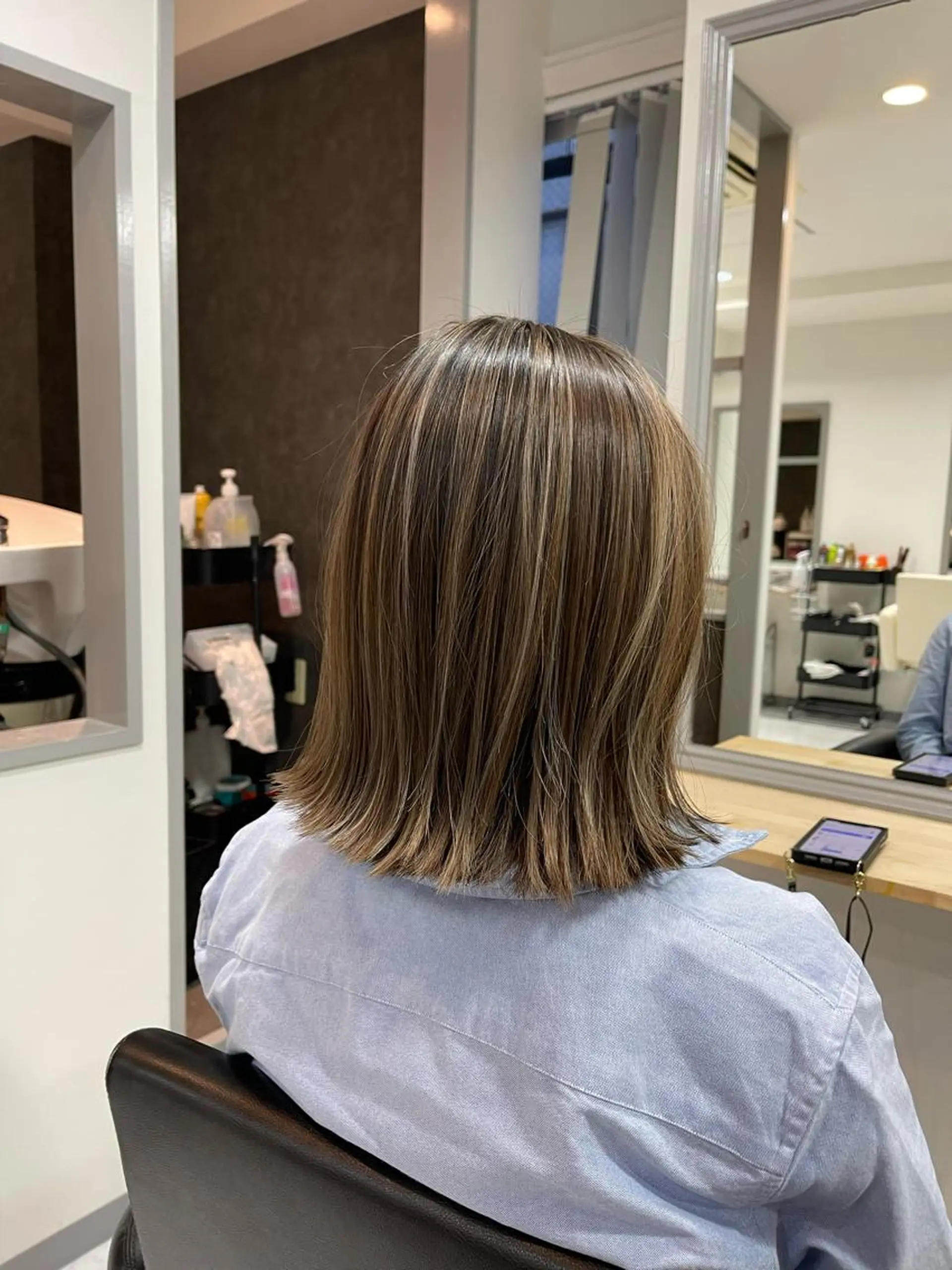 ミディアム カラー ハイライトカラー ハイライト 外ハネヘア 🌈髪質改善カラーの 🌈坂本侑樹のヘアスタイル