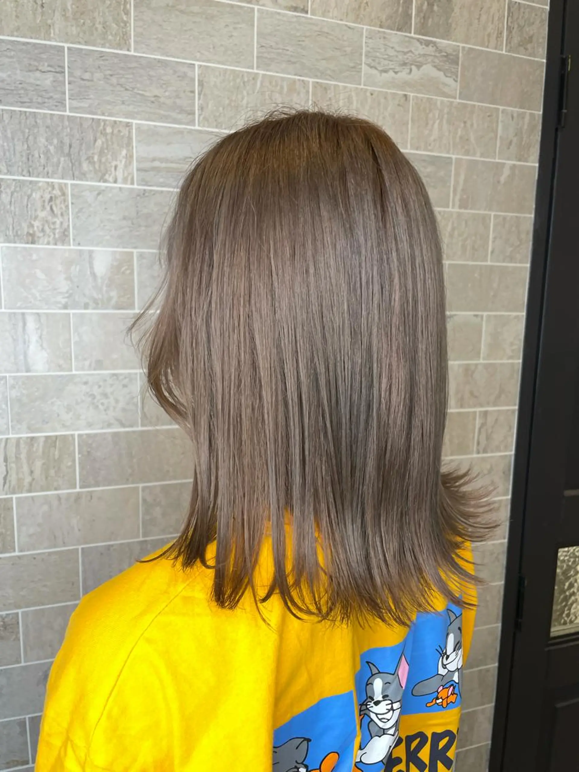 ミディアム ブリーチ毛矯正.髪質 改善.髪にドラマをのヘアスタイル