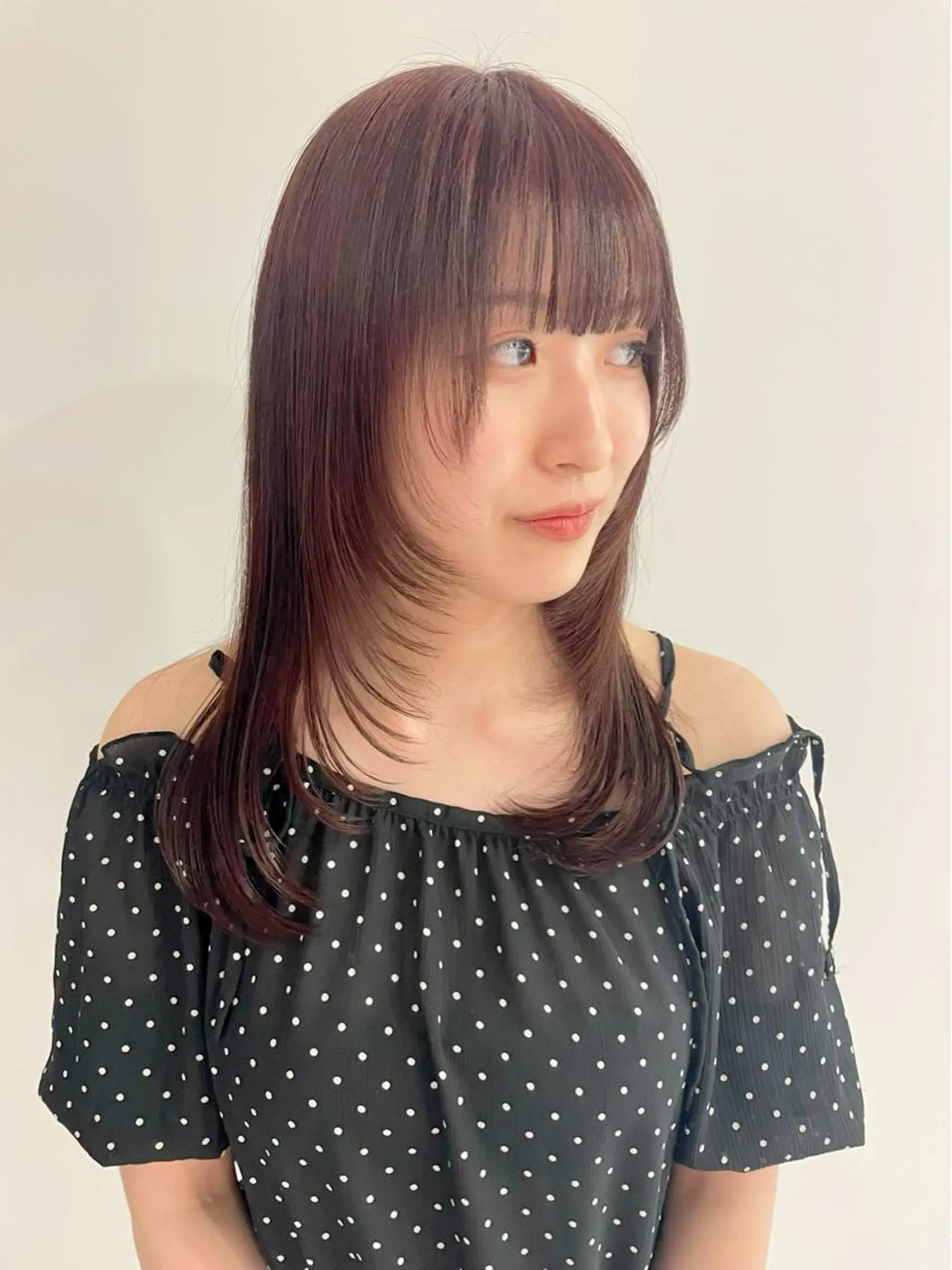 セミロング 顔周りカット レイヤーカット カット ヘアカラー トリートメント 岩田 萌那のヘアスタイル