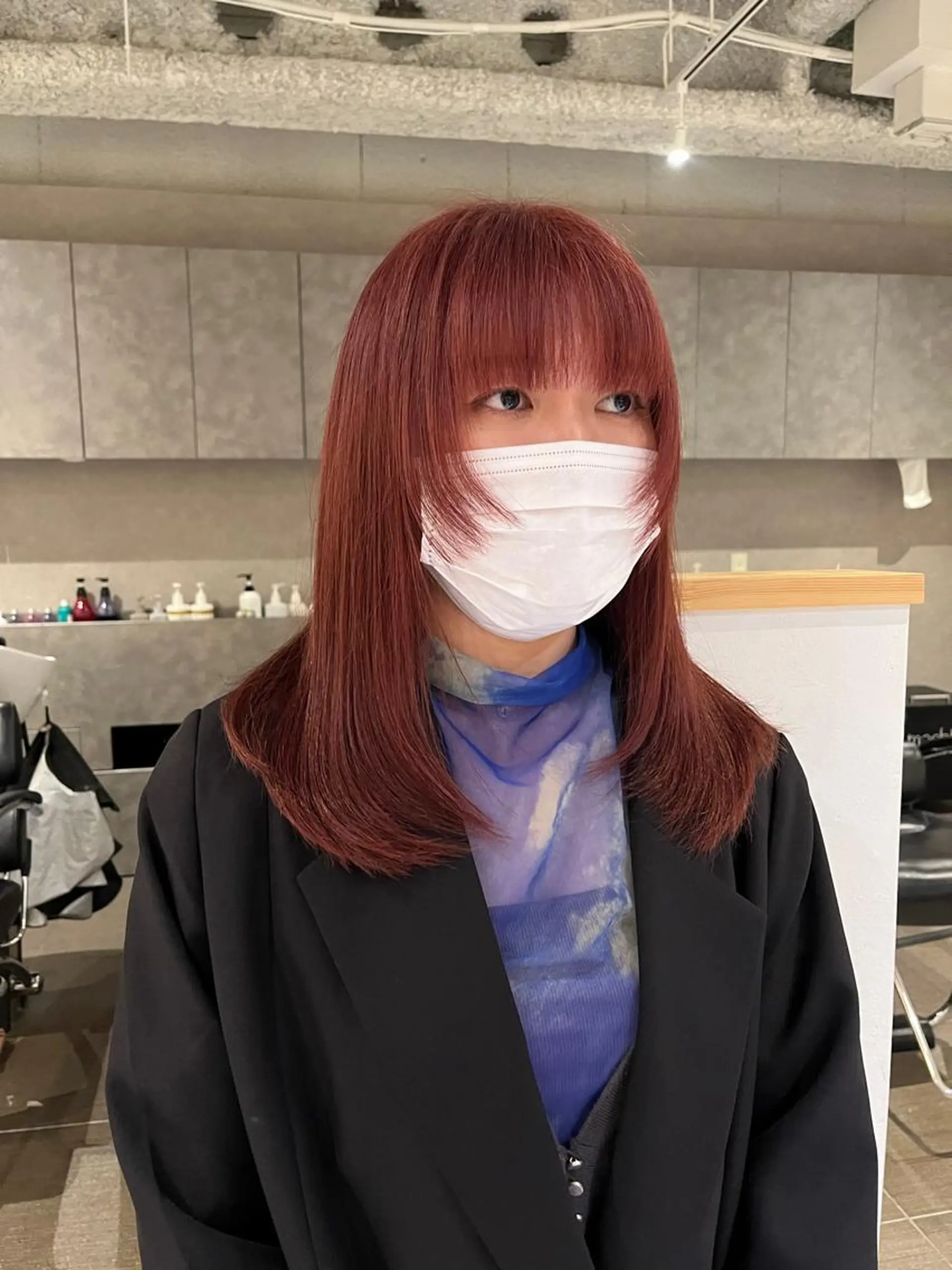ミディアム カラー ピンクカラー レッドカラー ウルフカット カット ヘアカラー トリートメント 桃果 momokaのヘアスタイル
