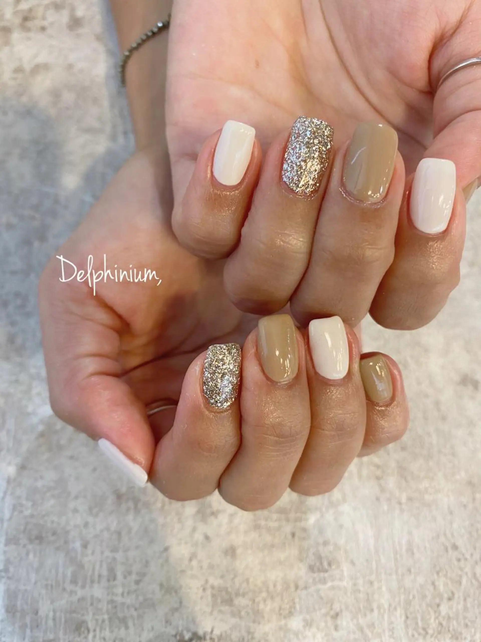 ショート ネイル ラメ(グリッター) 持ち込み ワンカラーネイル ハンドネイル 岡本 友恵のネイルデザイン