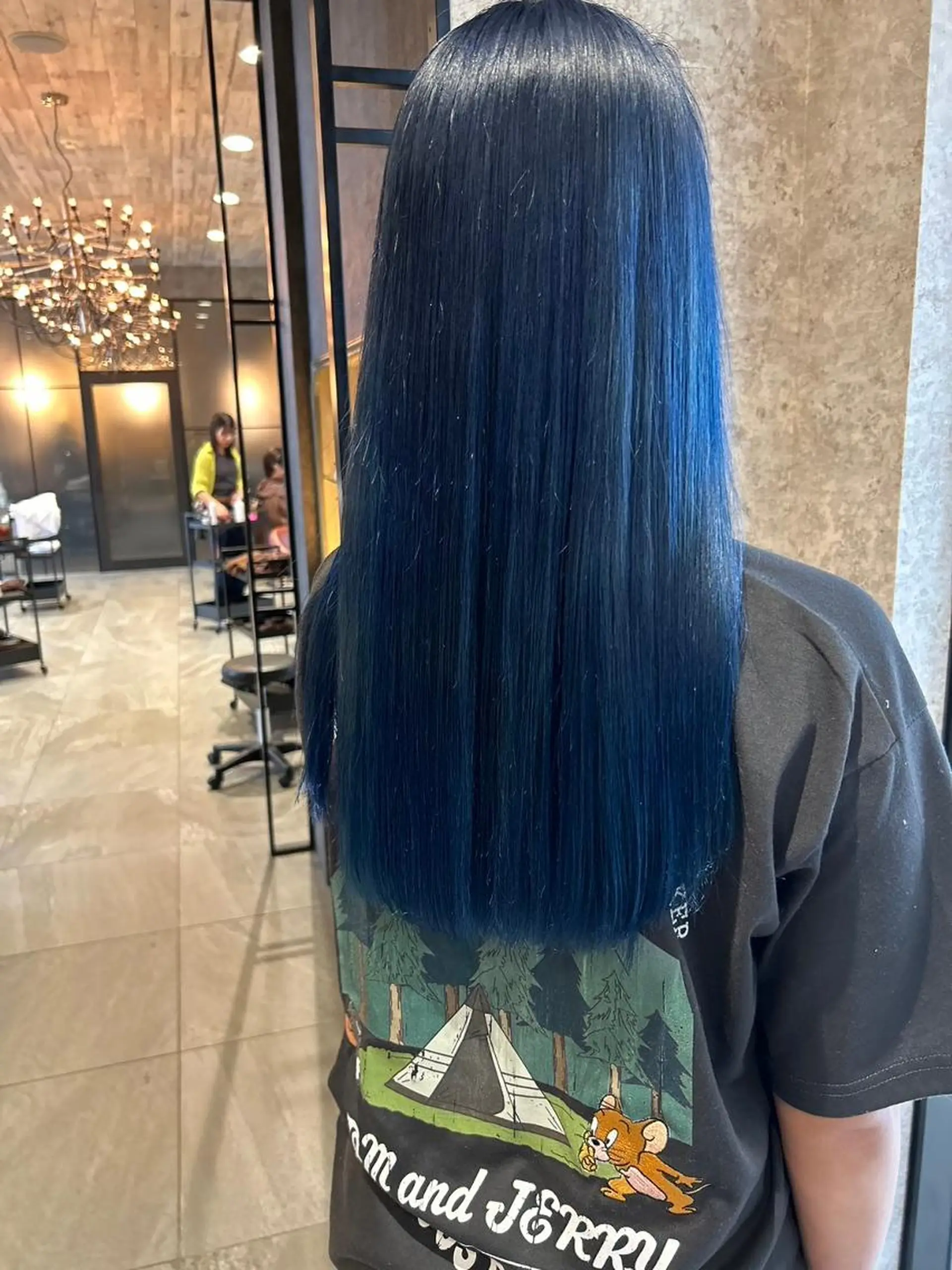 カラー ロング ブリーチ ヘアカラー シャドールーツ earth　深川愛実のヘアスタイル