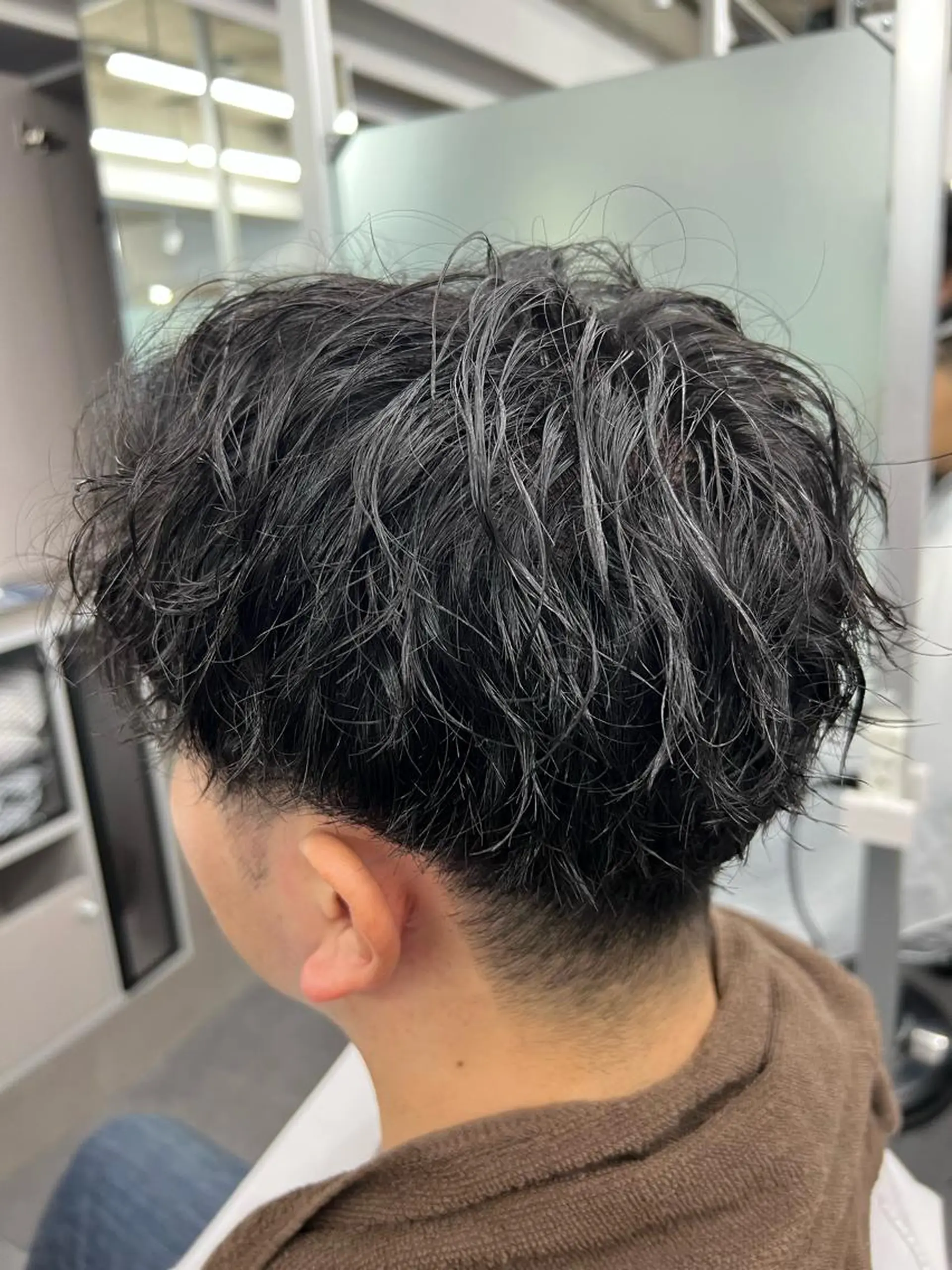 ミディアム パーマ メンズ センターパート カット パーマ The Gollum cut＆shave所属・垢抜け・メンズパーマ 津山祐紀のヘアスタイル