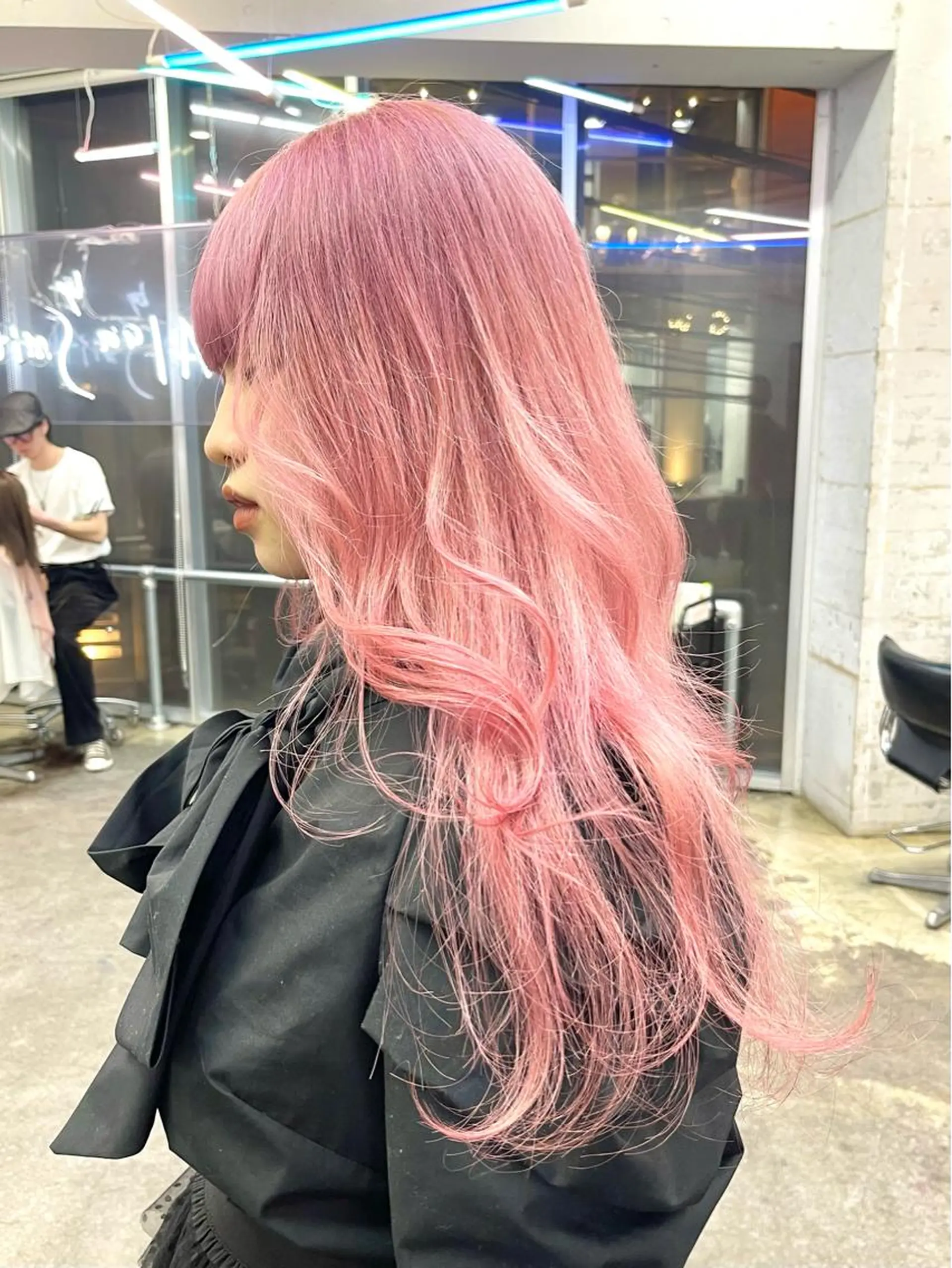 ミディアム カラー レイヤーカットとハイ トーン/HIROKIのヘアスタイル