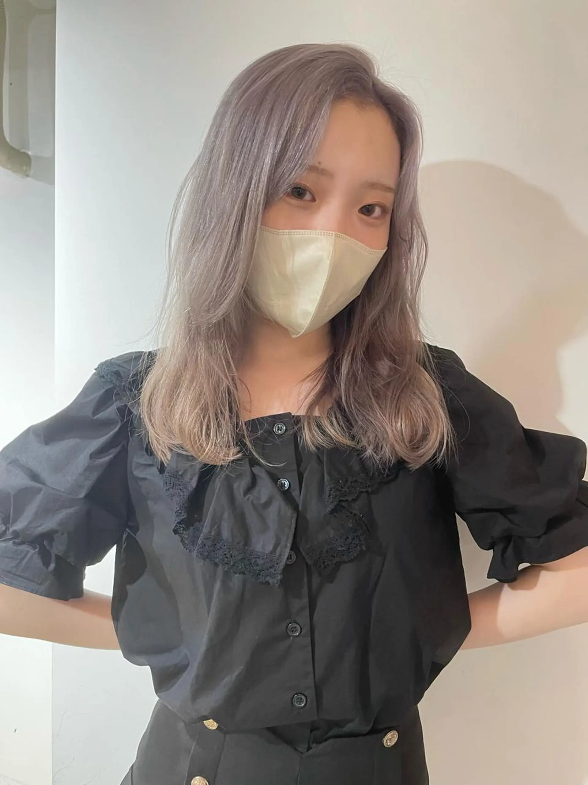 セミロング カラー ベージュカラー ハイトーンカラー ラベンダーカラー ホワイトベージュ chiharu ボブ/レイヤーのヘアスタイル