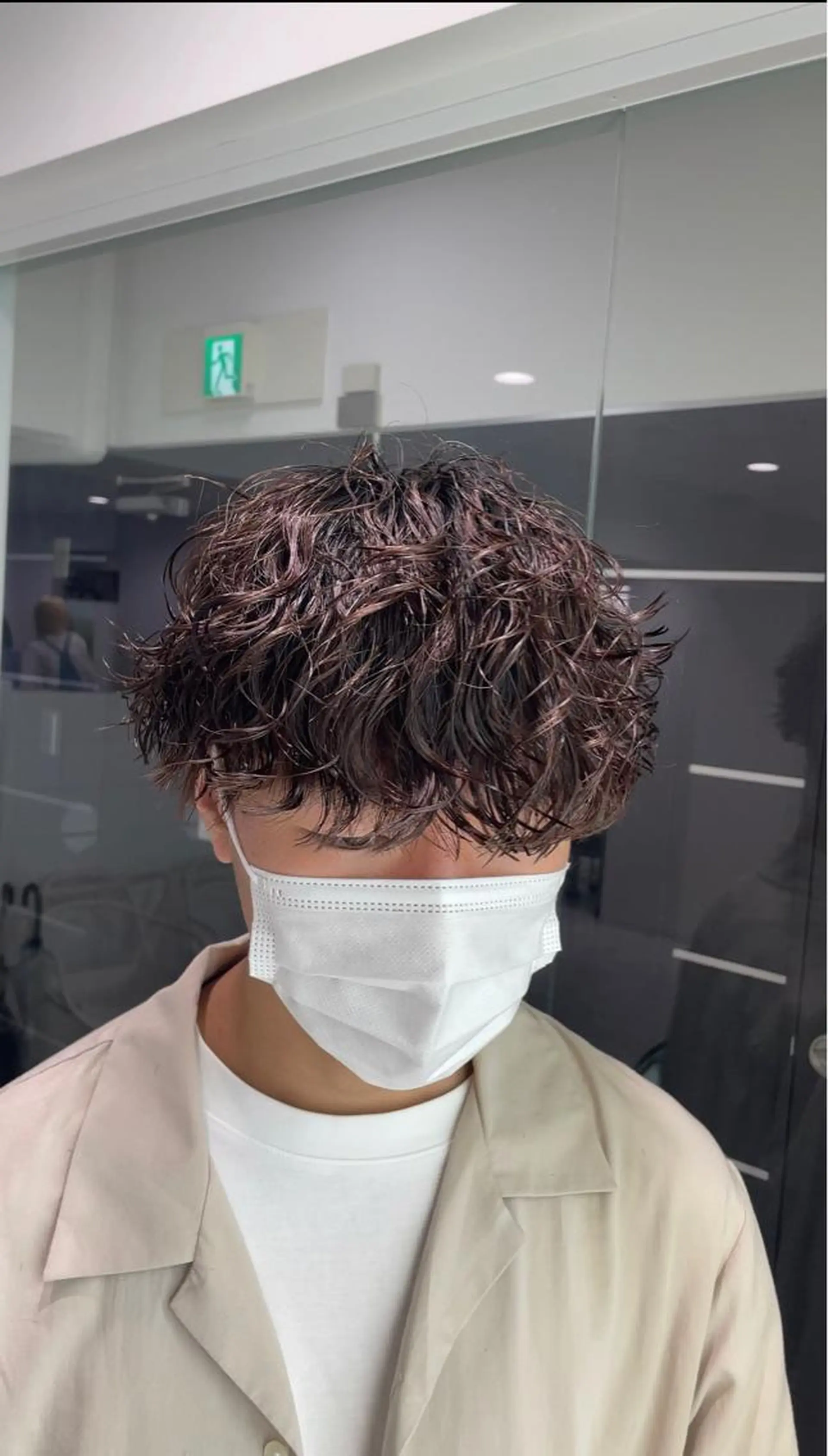 ショート パーマ ヘアアレンジ メンズ メンズパーマ 顔まわりカット の達人のヘアスタイル
