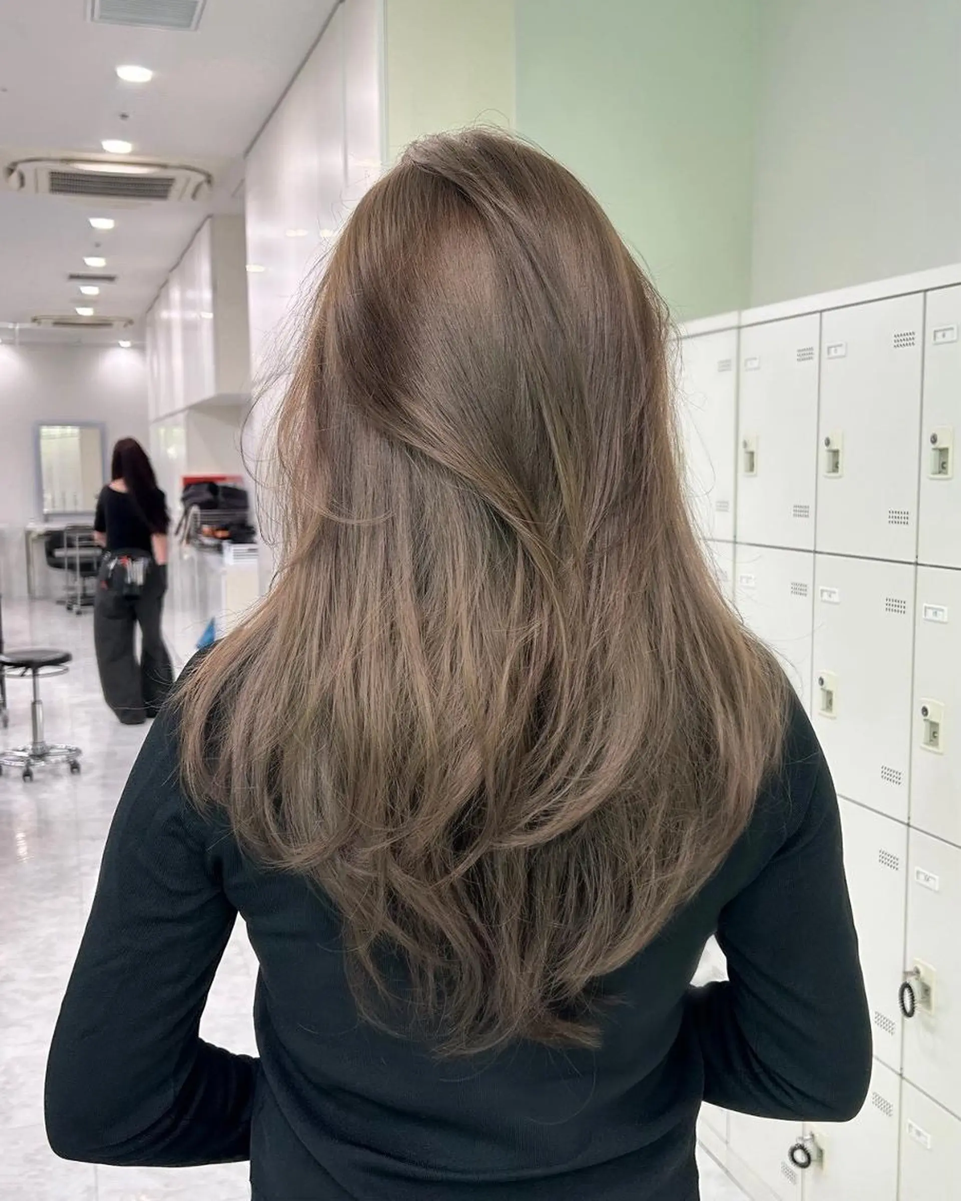 カラー 韓国風暗髪ヘア🩶 銀座DISCOのヘアスタイル