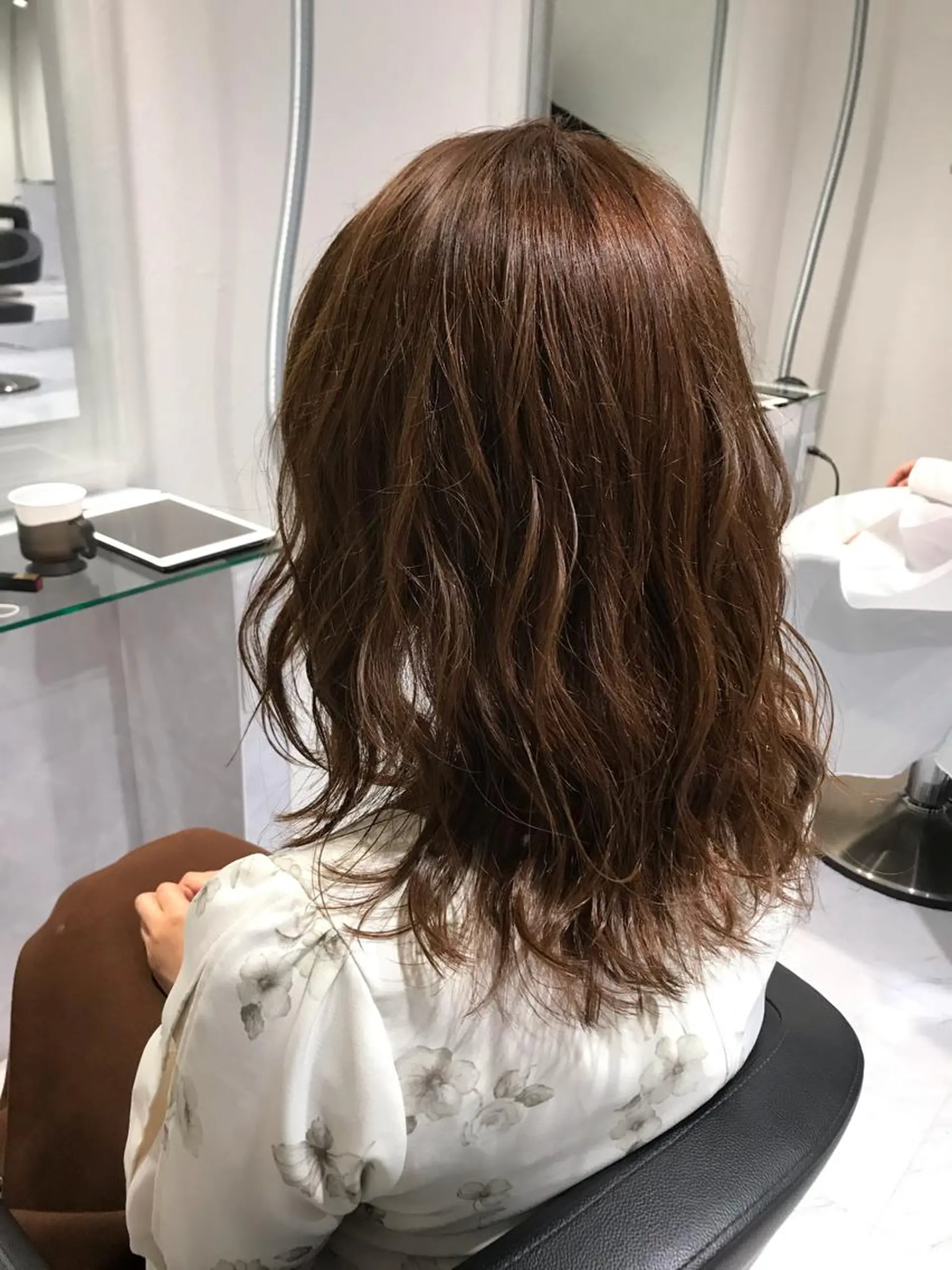 ミディアム 赤み消し韓国ヘア レイヤー縮毛🤍渡邉のヘアスタイル