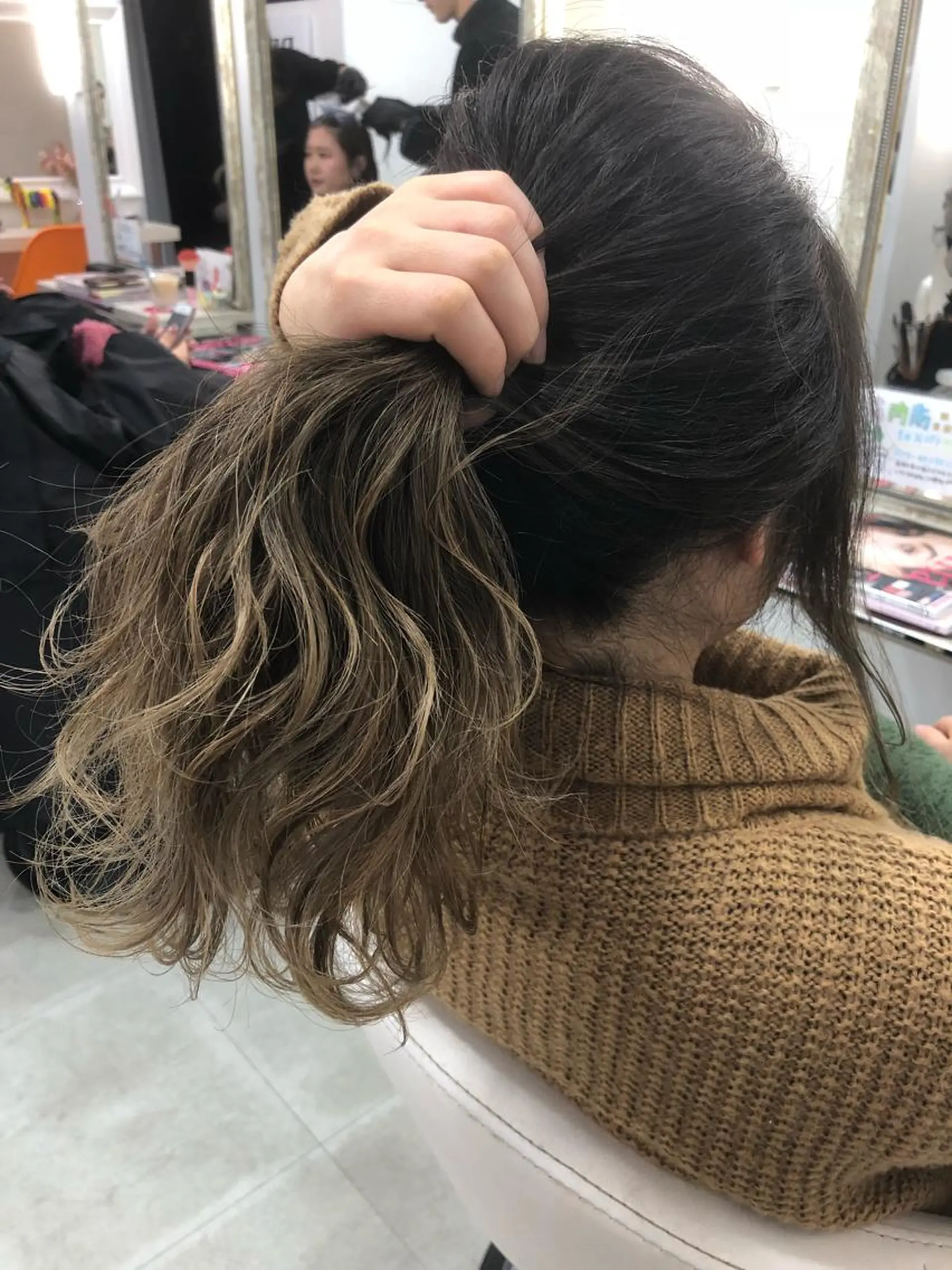 セミロング カラー 髪質改善 中川 翔のヘアスタイル