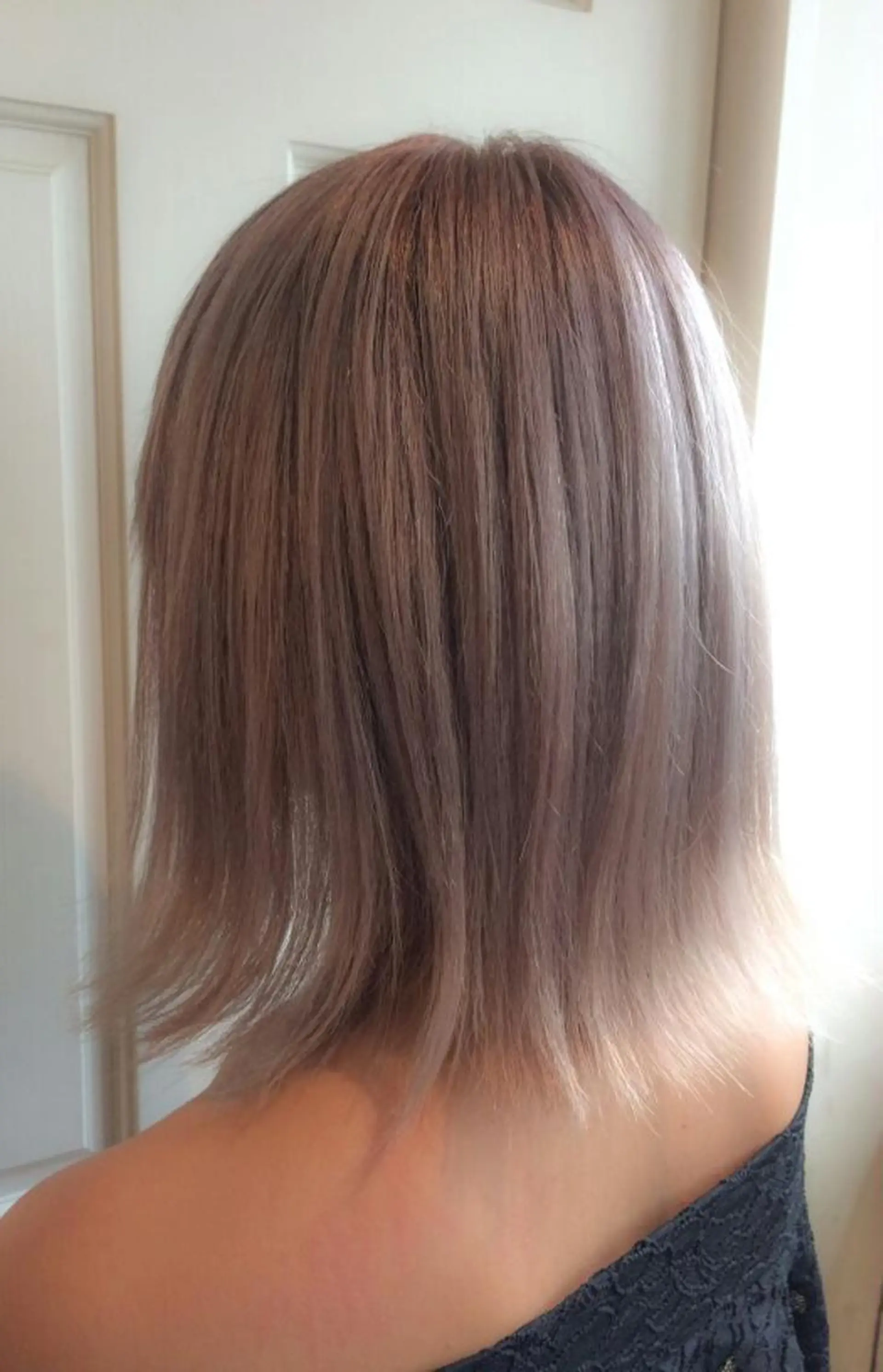 ミディアム ヘアカラー トリートメント ホワイト&レイヤーカ ットエクステ長畠俊輔のヘアスタイル