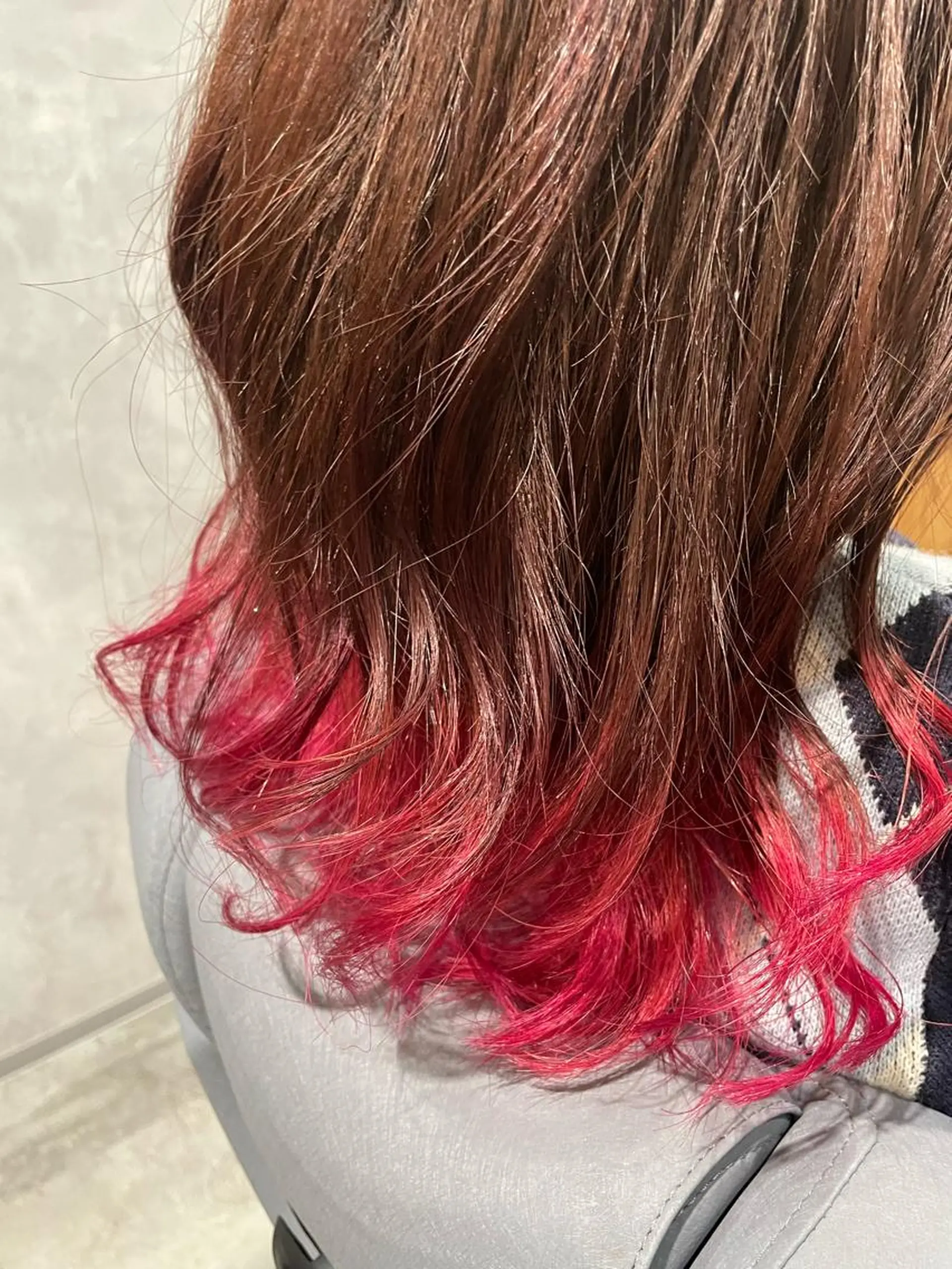 セミロング カラー 黒岩 梨沙のヘアスタイル