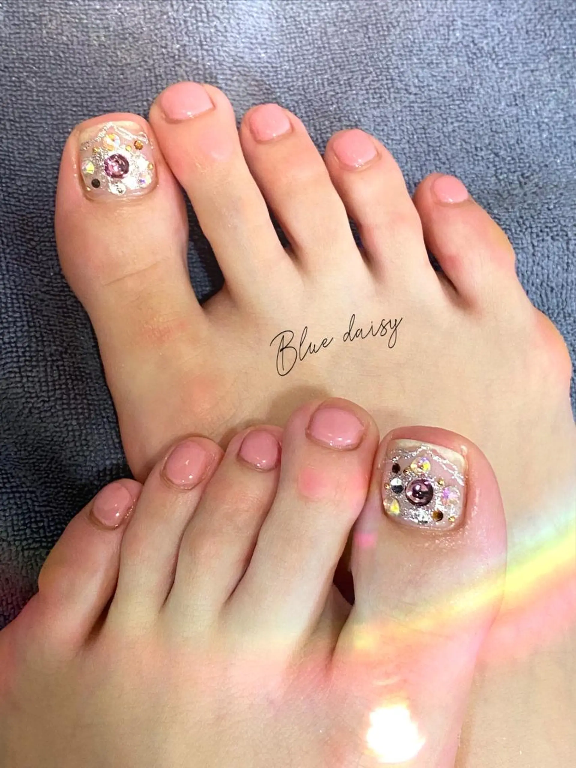 ネイル ストーンネイル Blue　daisy　栄本店 【ブルーデイジー】所属・Blue daisy 栄本店のネイルデザイン