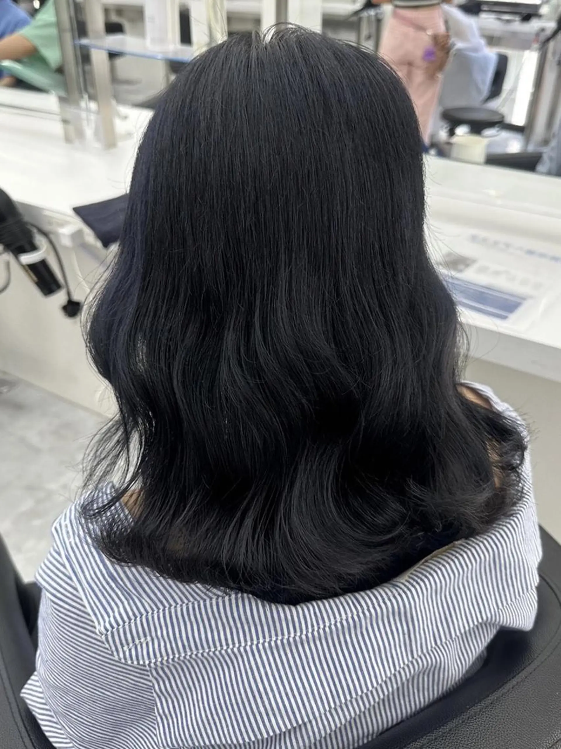 カラー 冬の透明感暗髪❄️ トレンドヘア❄️のヘアスタイル