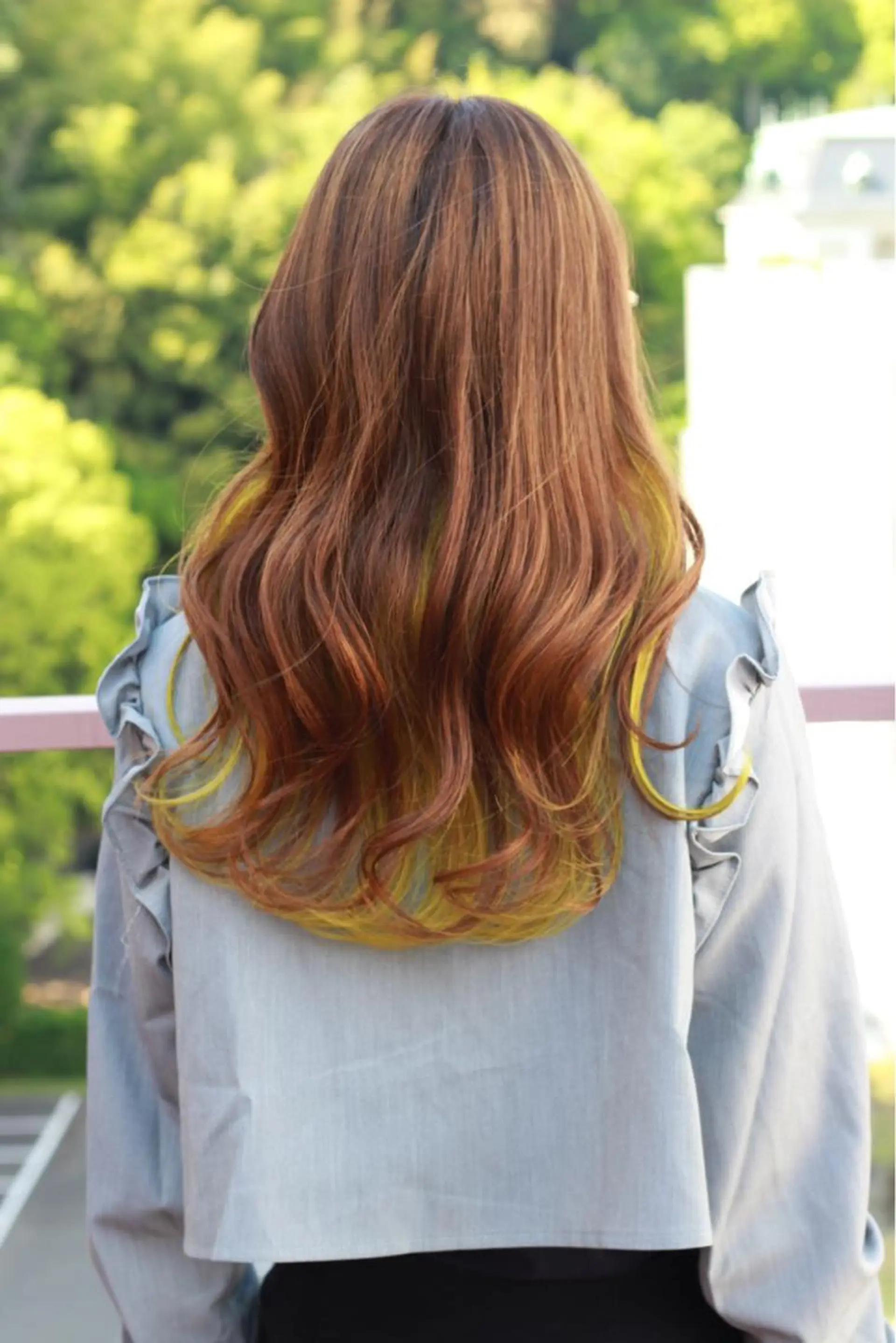 ロング カラー インナーカラー イエローカラー ヘアカラー Viage （ビアージュ）のヘアスタイル