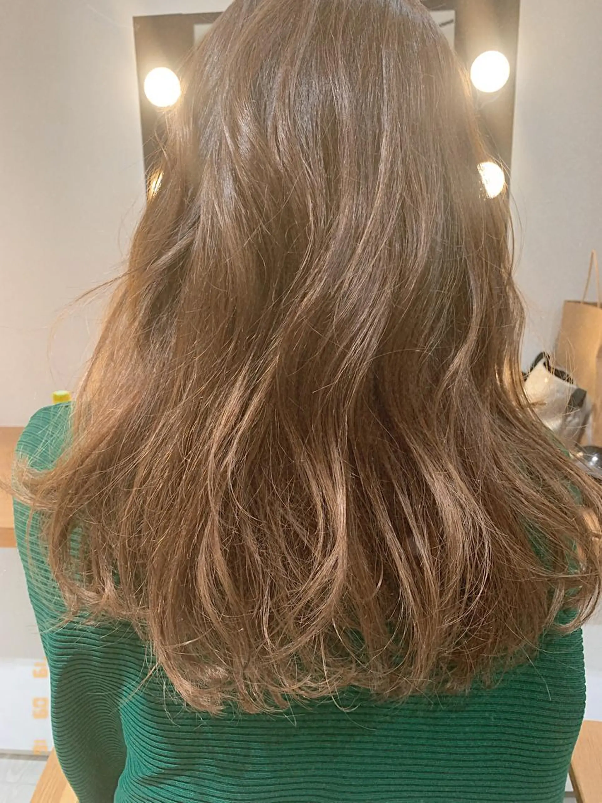 ロング カラー ベージュカラー ムトウ リンカのヘアスタイル