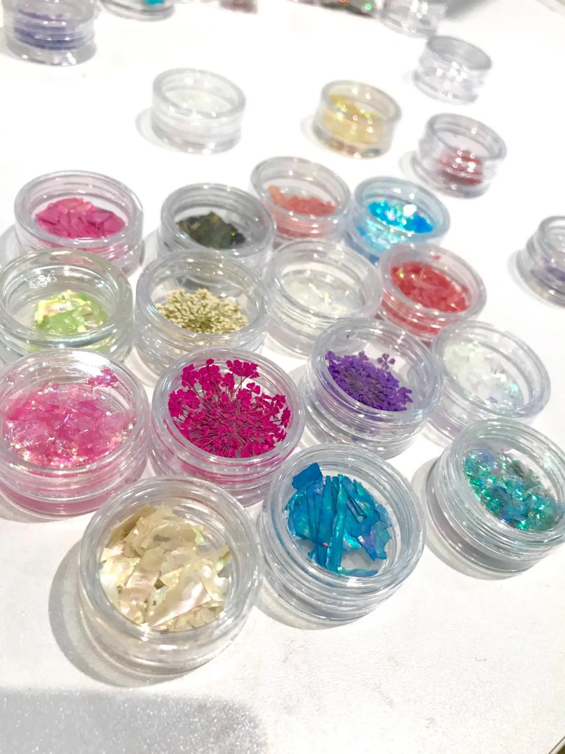 ネイル フラワーネイル Re Pearl～コーディネートサロン～ 市駅前店所属・NARUMI HYODOのネイルデザイン