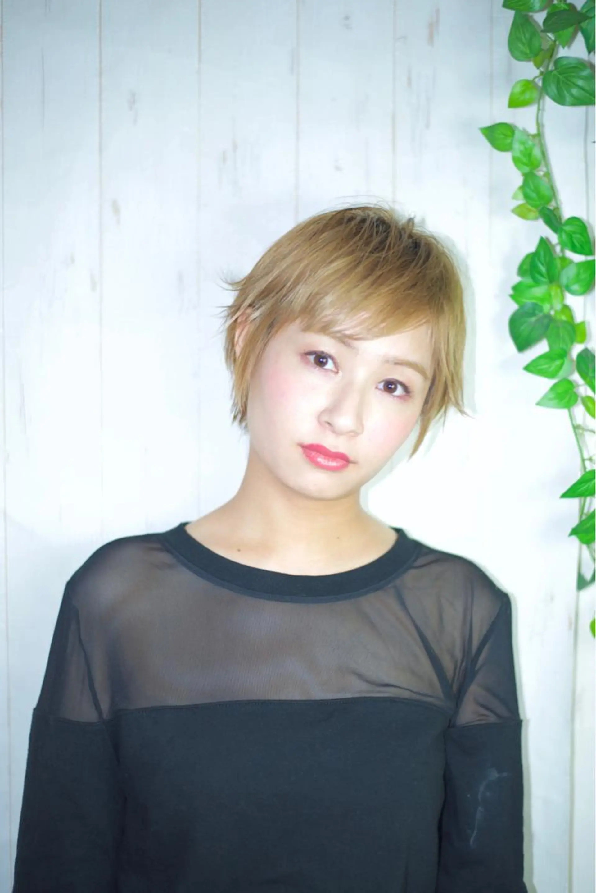 ショート カラー ブリーチ トリートメント 脱白髪染め特化GBG 自由が丘所属・【白髪ぼかし 専門GBG】自由が丘のヘアスタイル