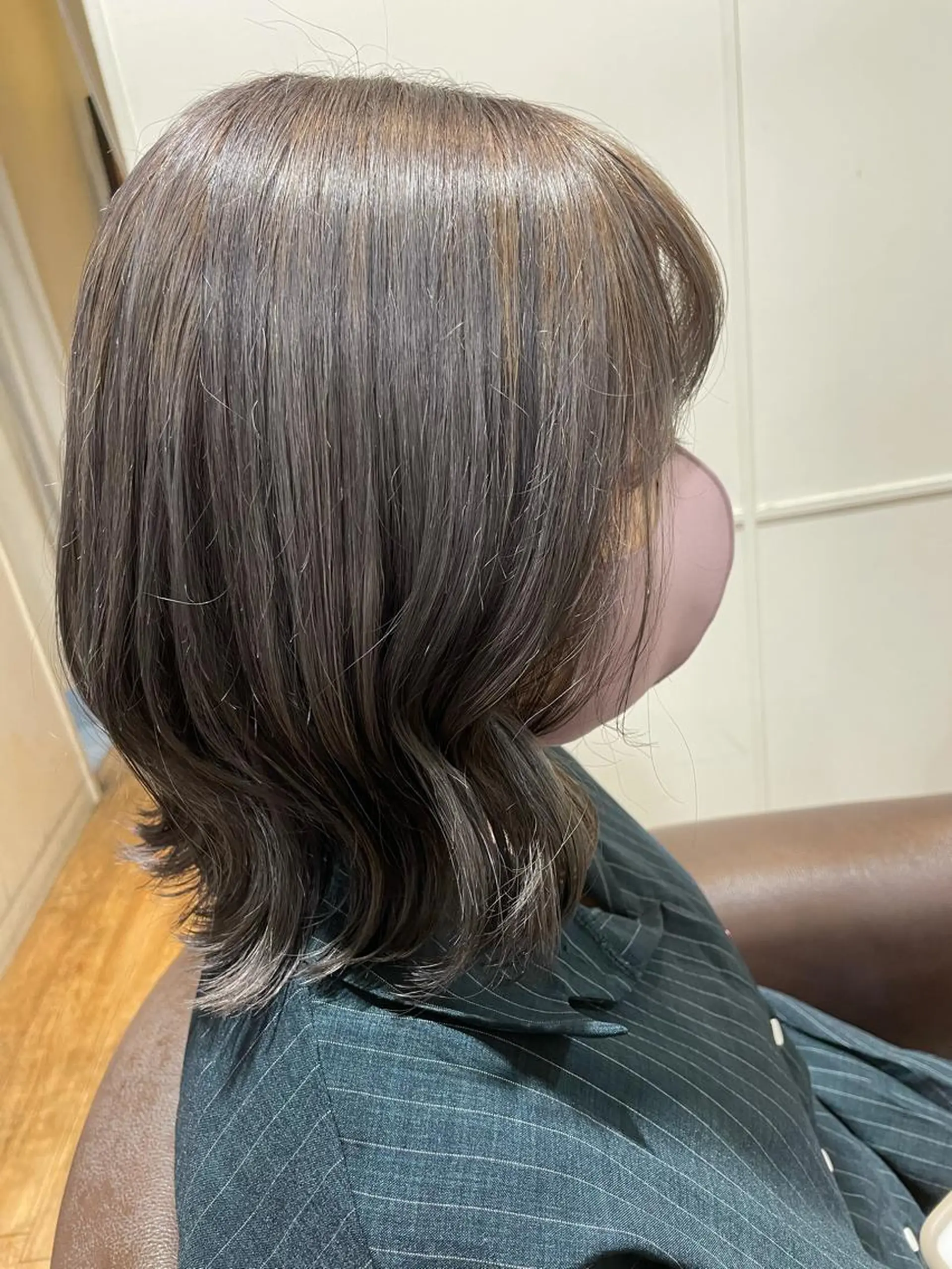 ミディアム カラー ブリーチ グレージュ nia所属・柔らかブラウン/栄/ tomitaのヘアスタイル