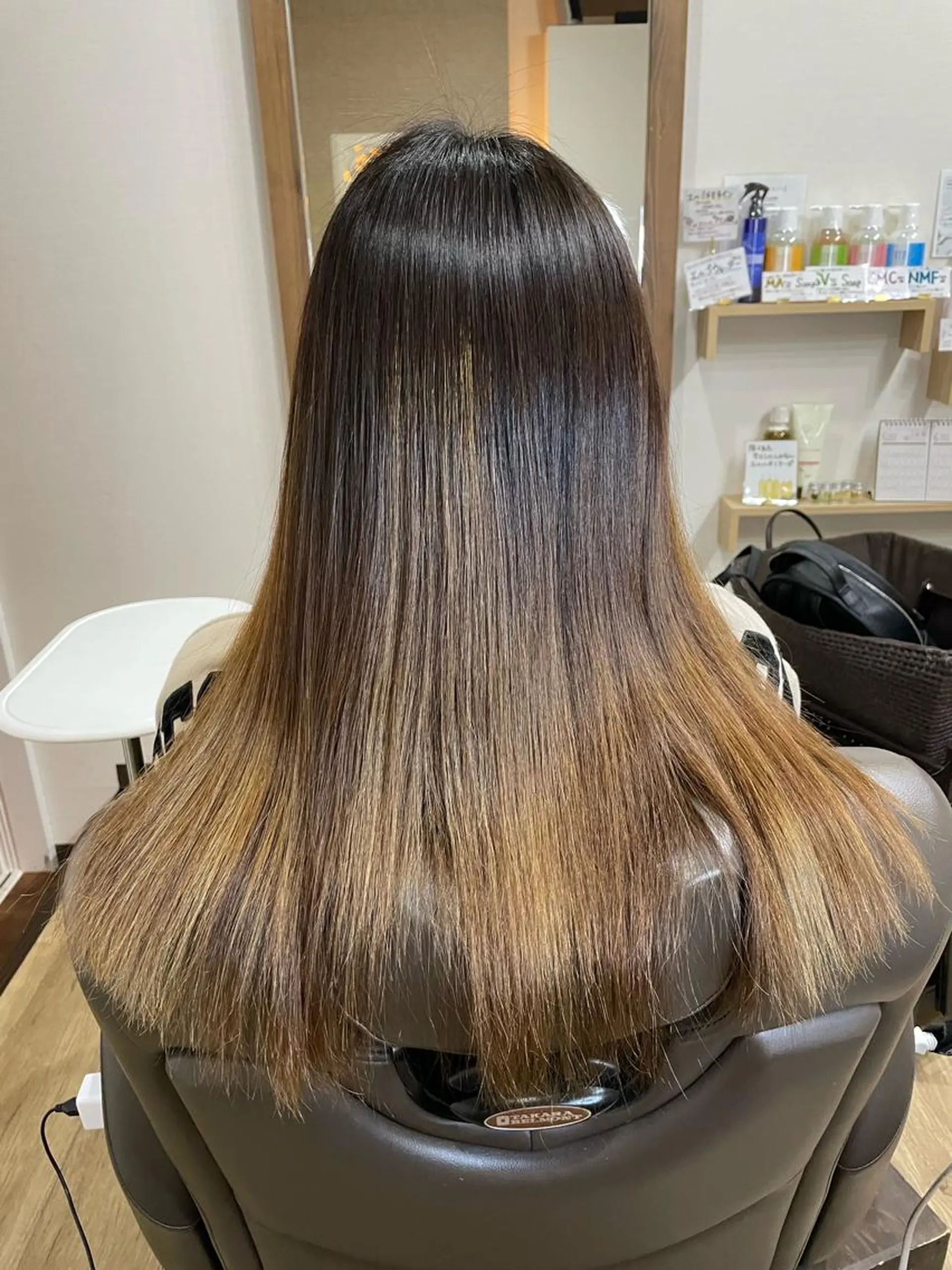 セミロング 縮毛矯正 hers+所属・竹川 光子のエステ・リラクイメージ