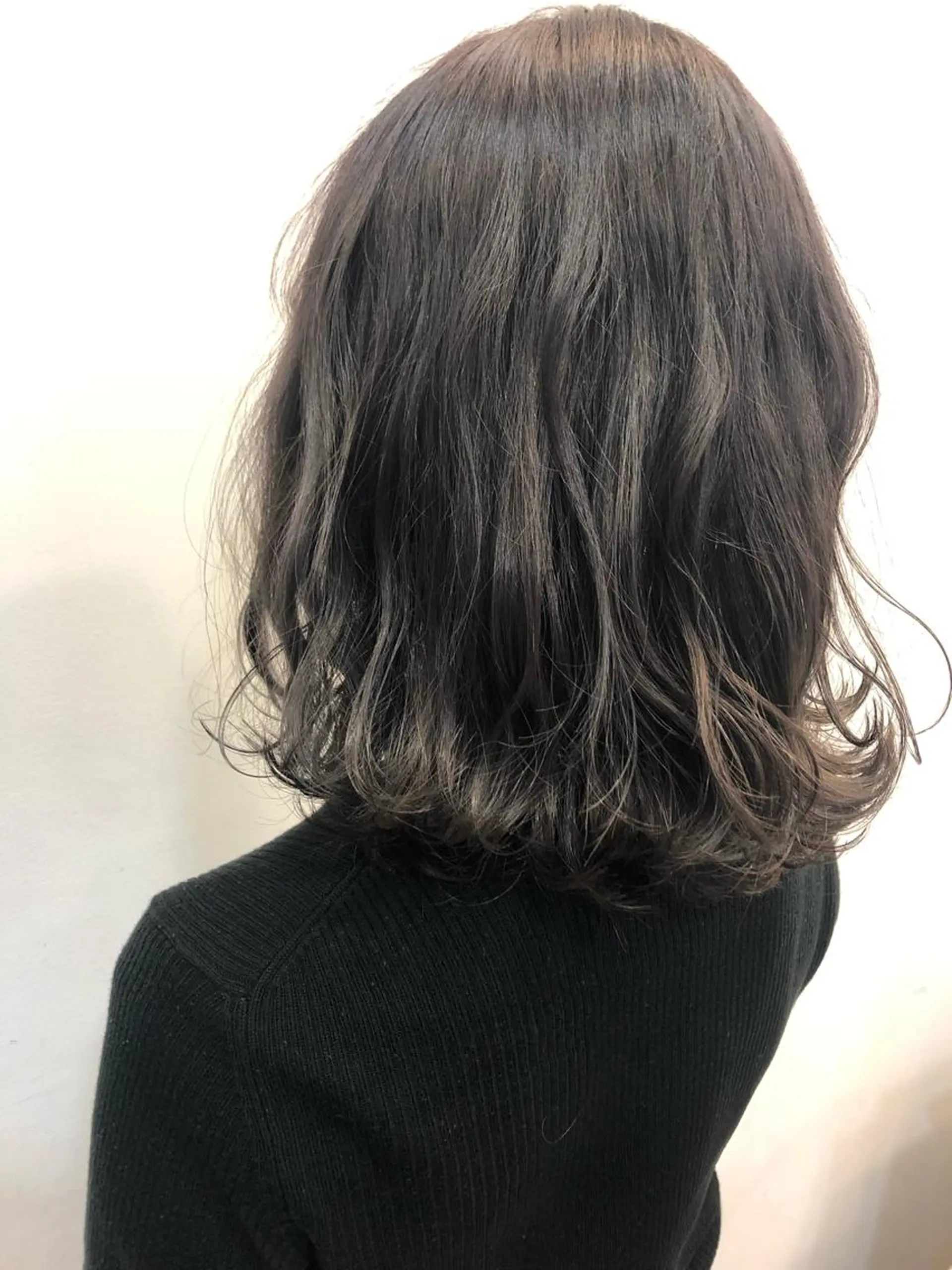 セミロング カラー GLROW haruhiのヘアスタイル