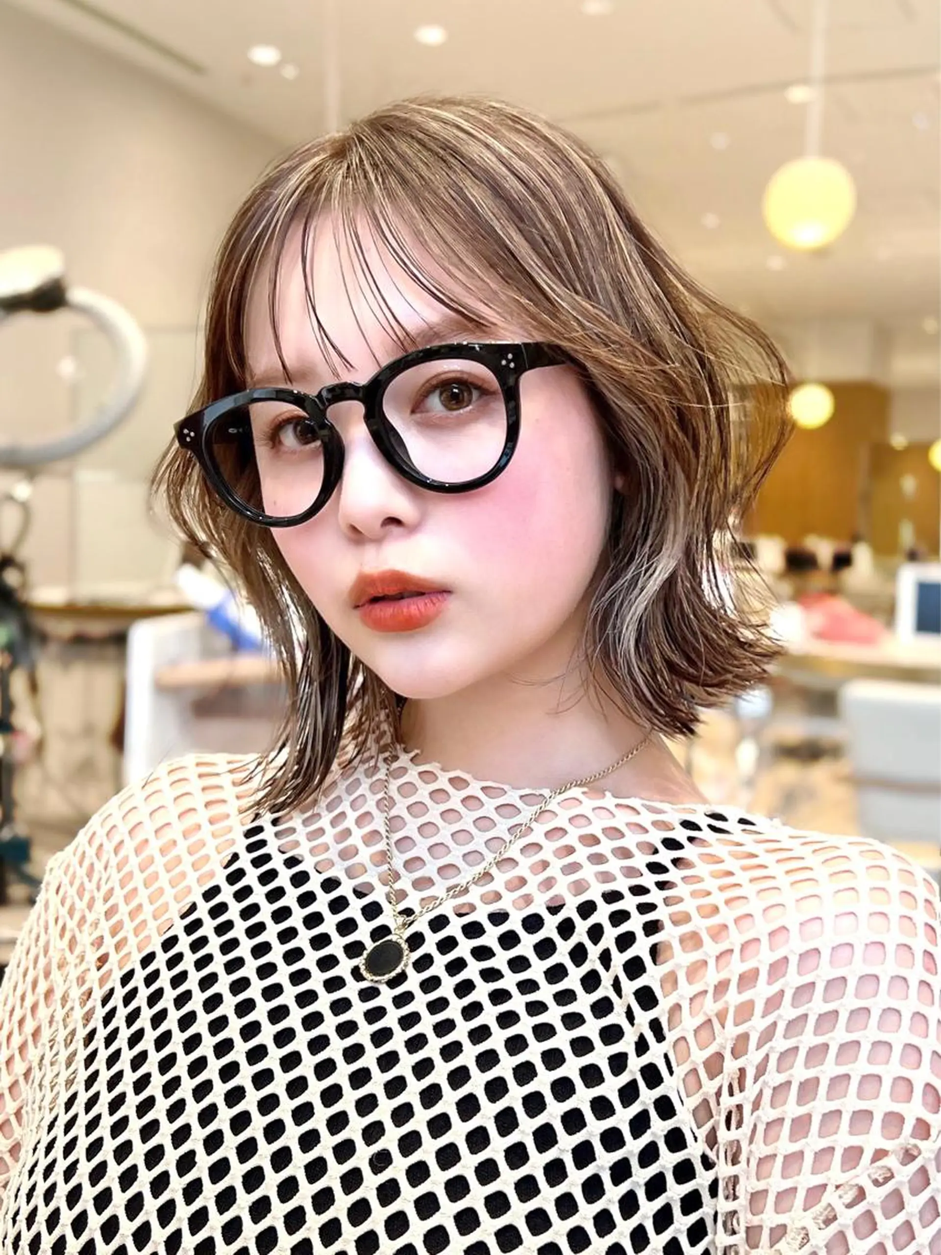 ミディアム カラー ベージュカラー 透明感カラー グレージュ ボブ カット ヘアカラー トリートメント レイヤー専門家 ダブルカラー修のヘアスタイル