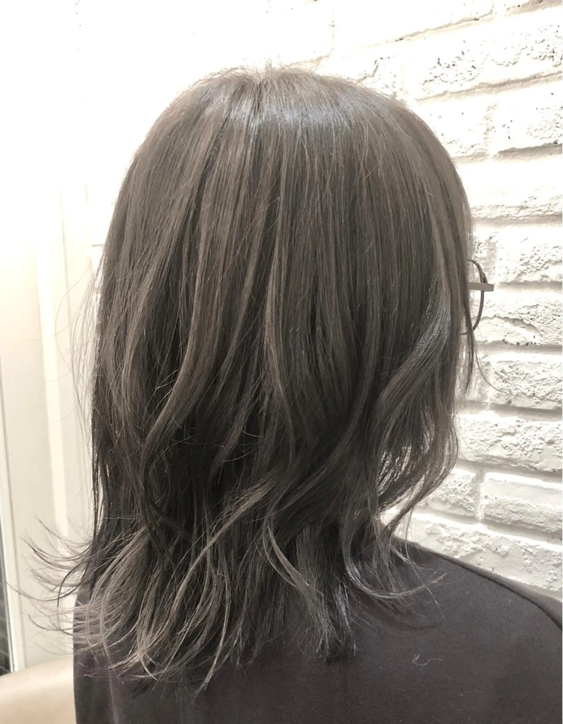 ミディアム アッシュ ハイライト 大石 健太のヘアスタイル