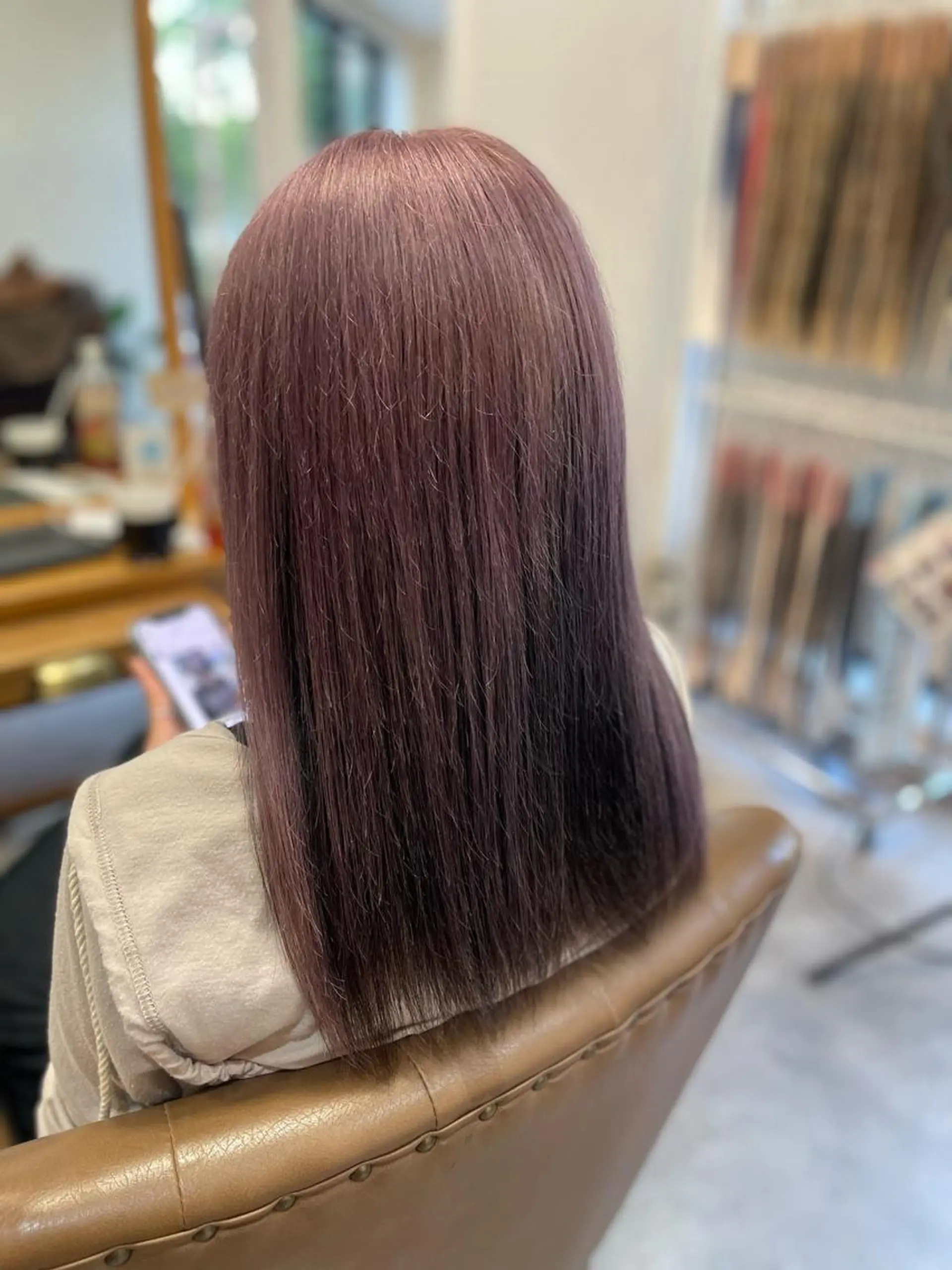 ミディアム カラー 黒髪 ブリーチ パープルカラー Chi satoのヘアスタイル